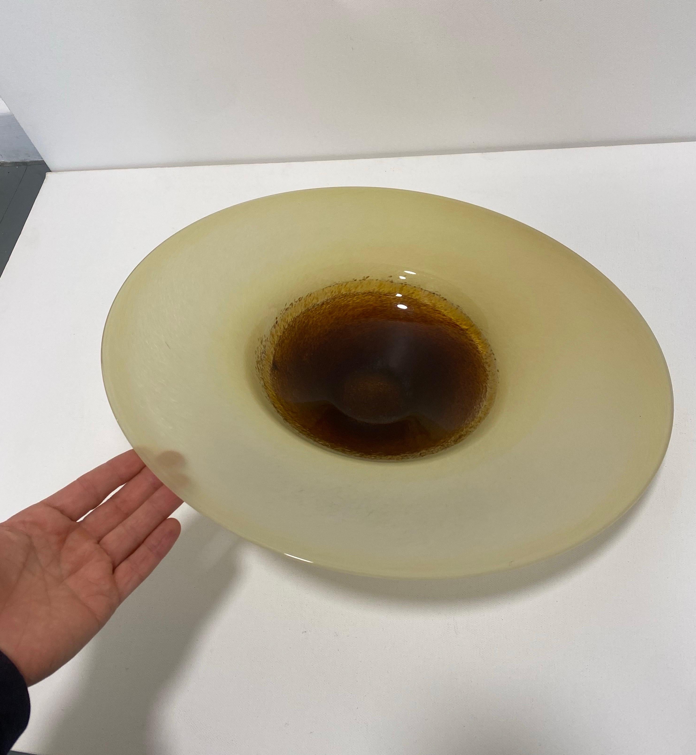 XL Murano Glass Round Fruit Bowl Table Plate Yellow Brown Italian Vintage 1970s Bon état - En vente à London, GB