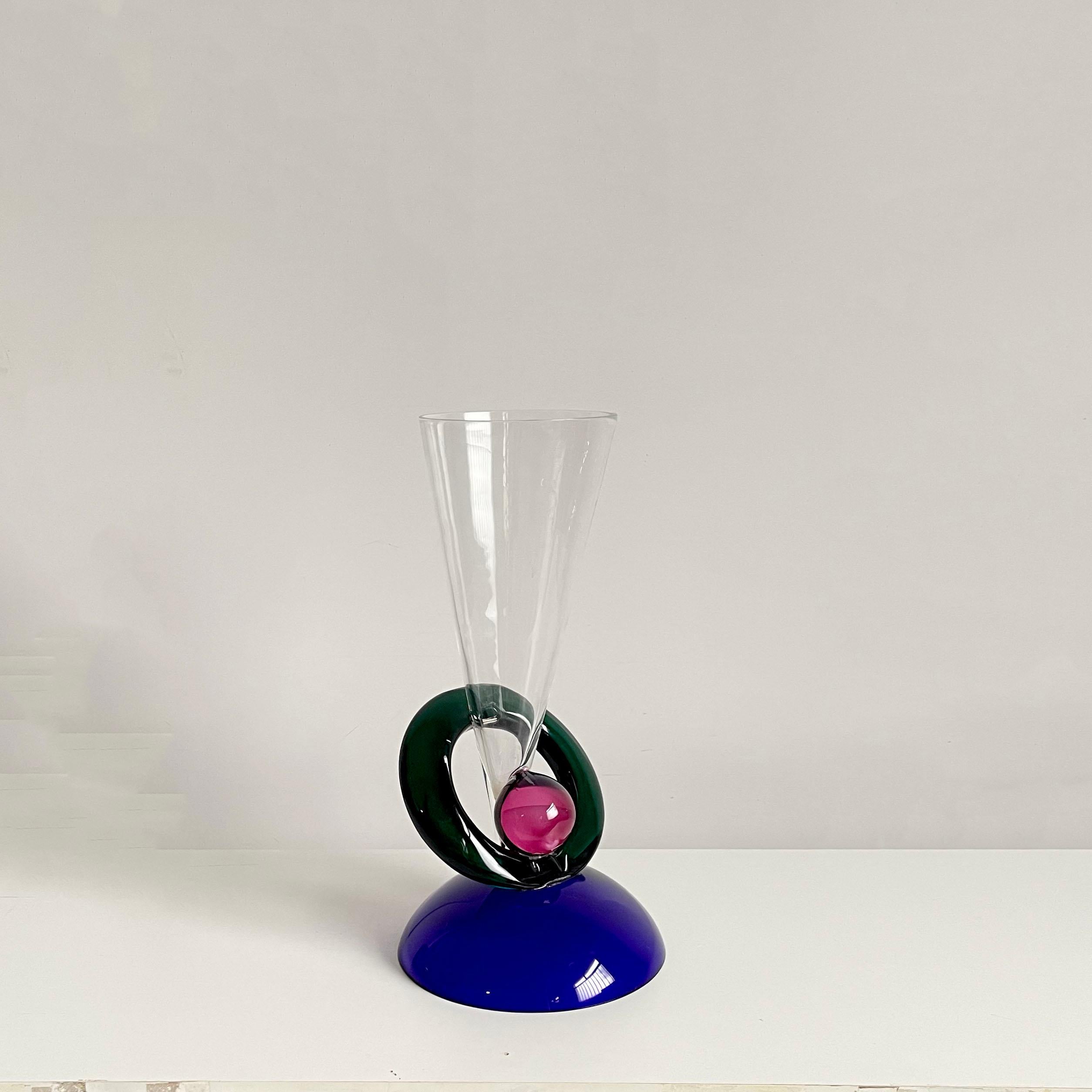 Stunning large Memphis Design Murano glass vase attributed to Ettore Sottsass, Italy, 1980s.

Striking, bold design. A beautiful large size postmodern sculptural statement piece.


The vase is in a very good vintage condition, glass without damage