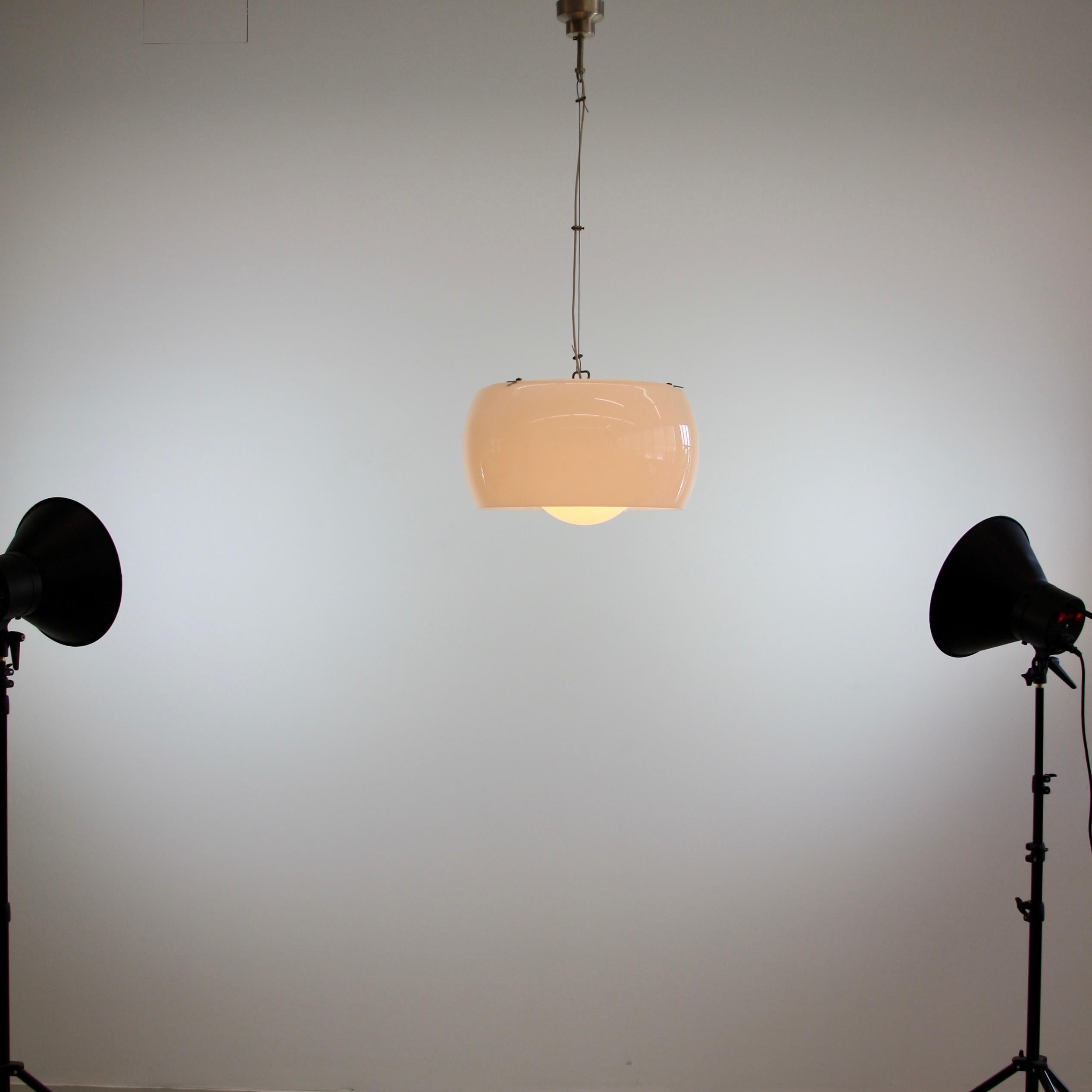 Xl Omega Hanging Lamp by Vico Magistretti, 1962 In Good Condition In Berlin, Berlin