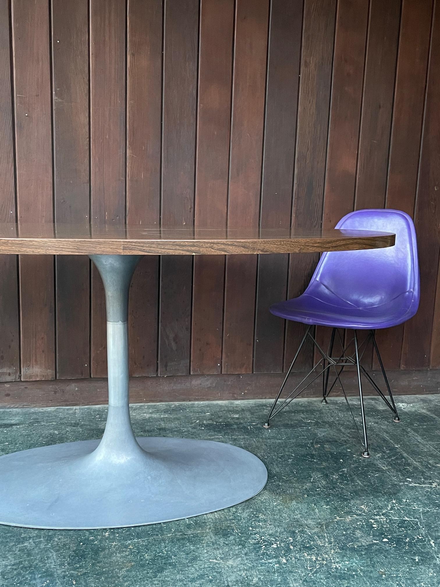 Aluminum XL Oval Tulip Dining Table Space Age Jetsons Vintage Mid-Century Burke Arkana For Sale