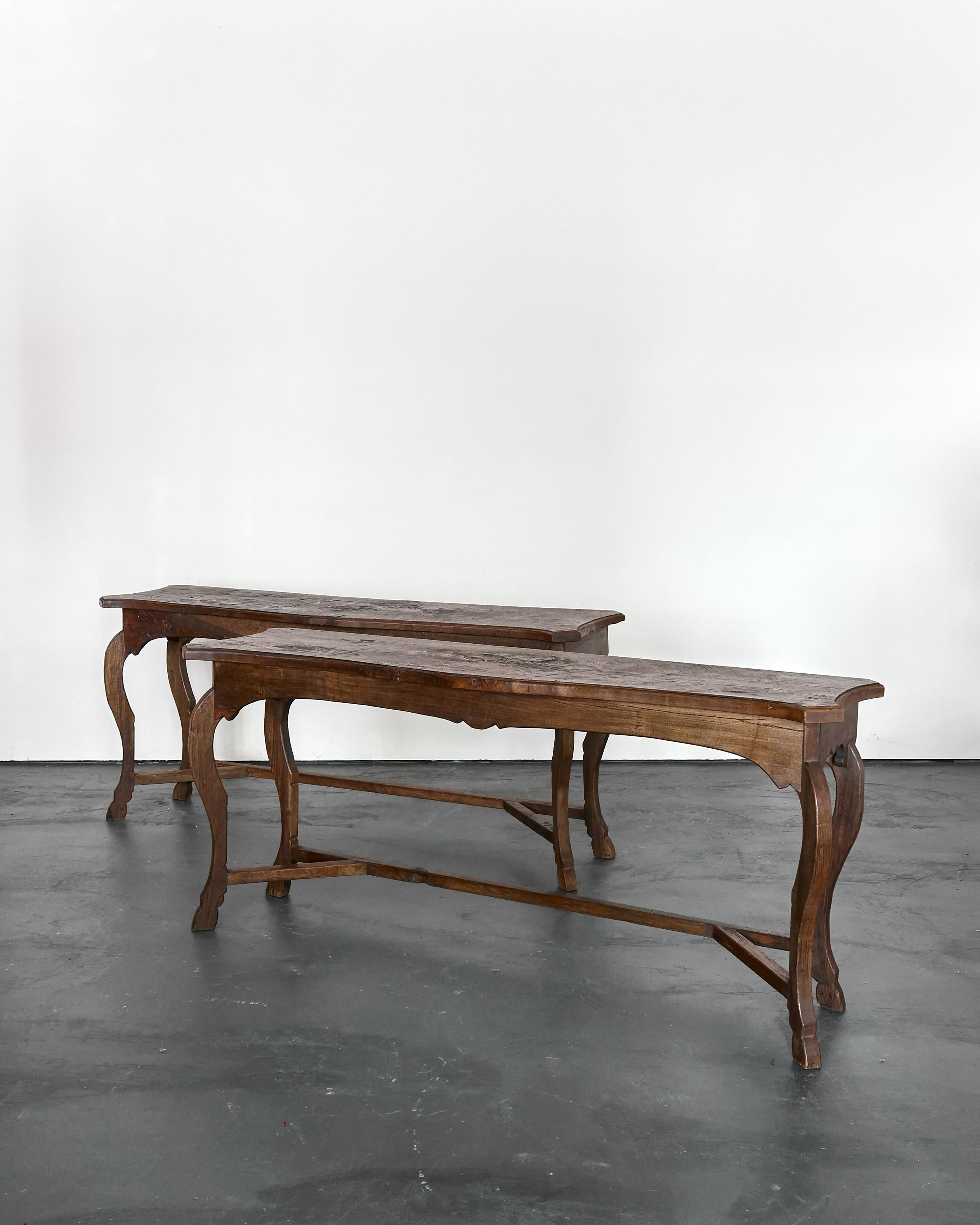 XL Pareja De Consolas Navarras Del S. XIX Castaño en venta