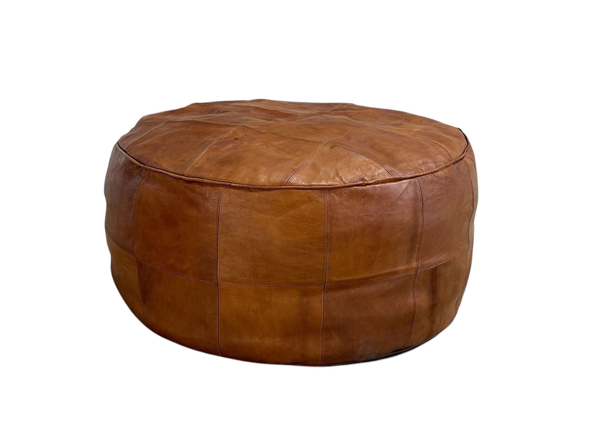 Postmoderne Pouf/ottoman XL en cuir patchwork style De Sede, 1980 en vente