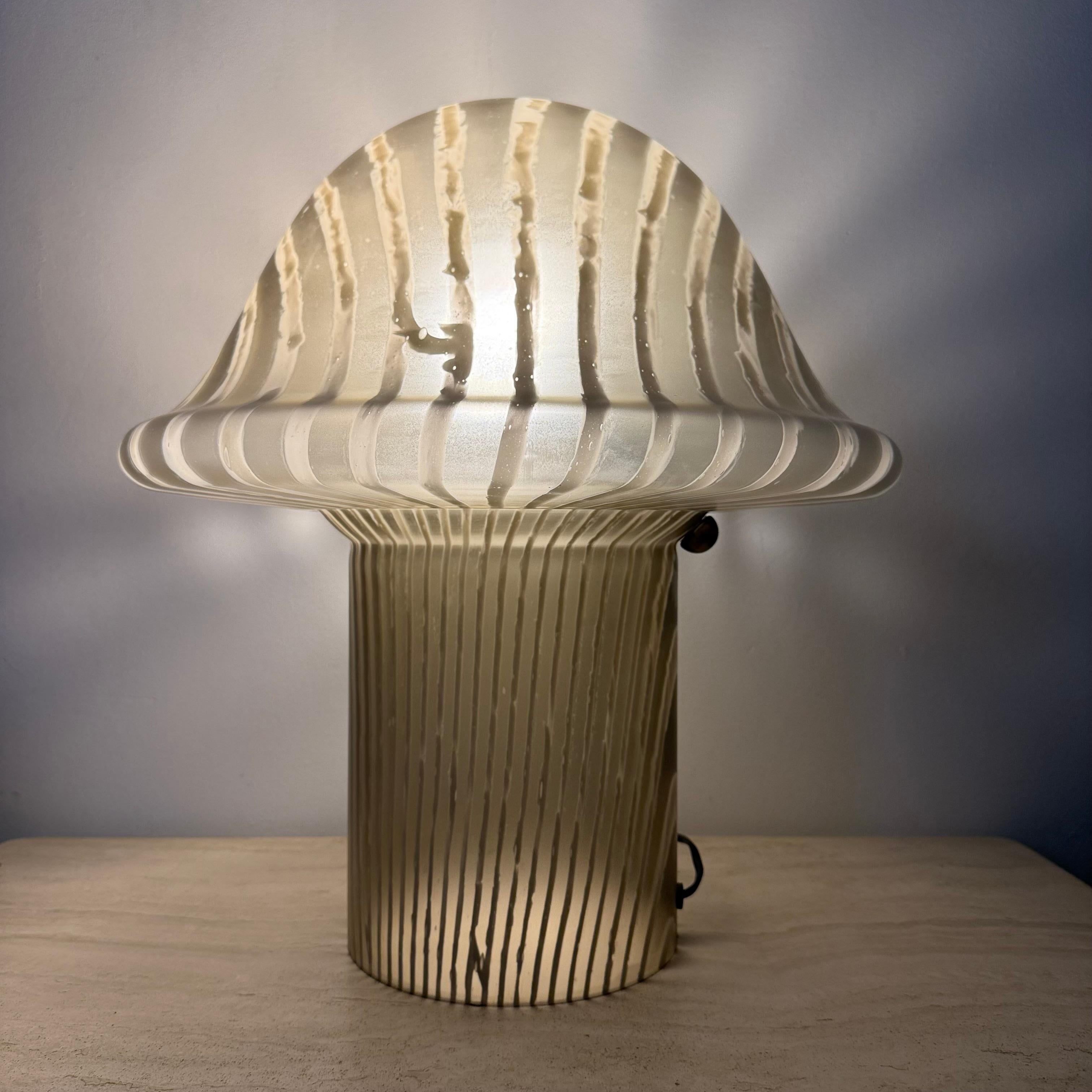 Lampada da tavolo Xl Peil & Putzer Mushroom Zebra , anni '70 in vendita 6