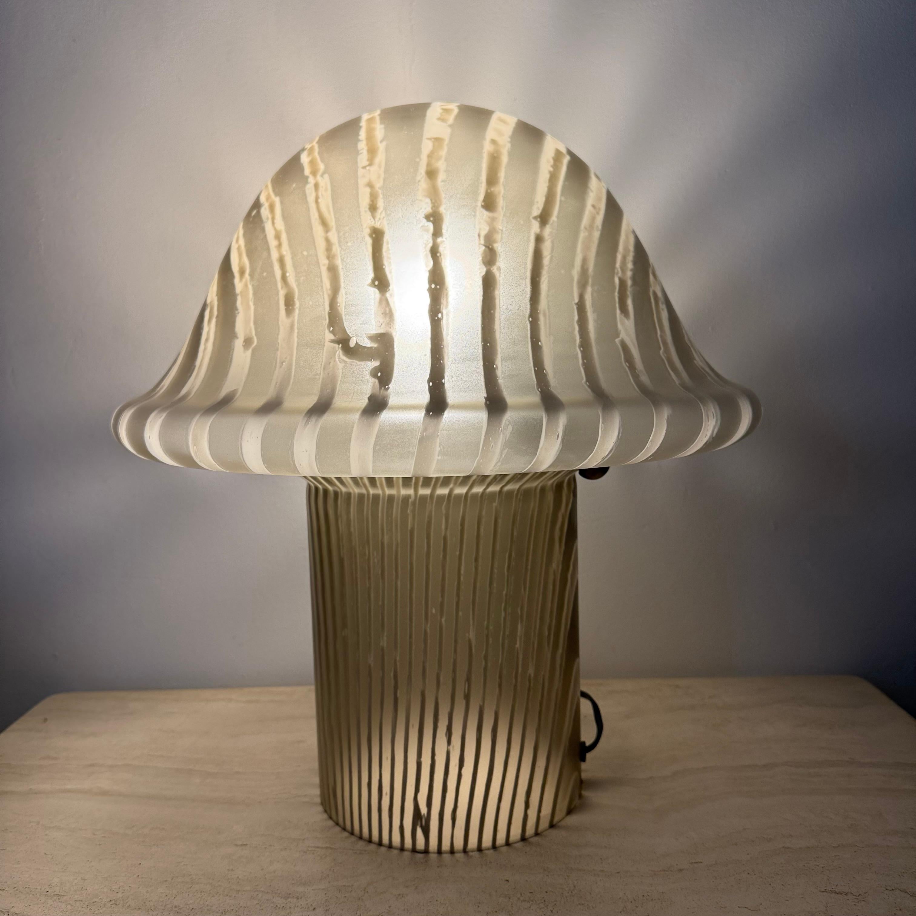 Lampada da tavolo Xl Peil & Putzer Mushroom Zebra , anni '70 in vendita 8
