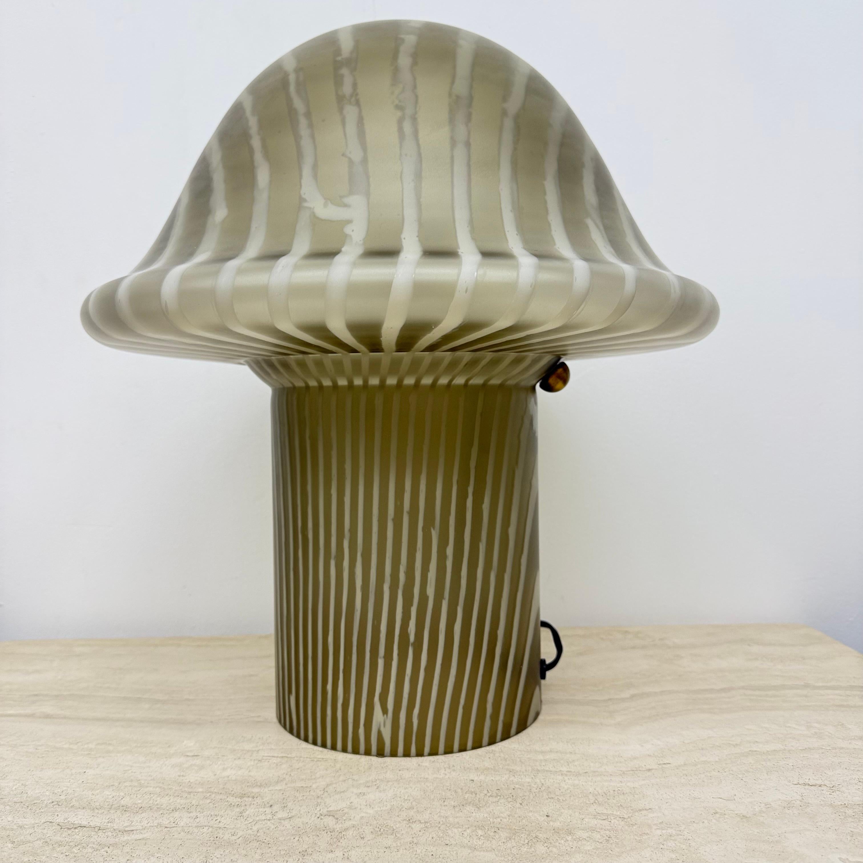 Lampada da tavolo Xl Peil & Putzer Mushroom Zebra , anni '70 in vendita 13