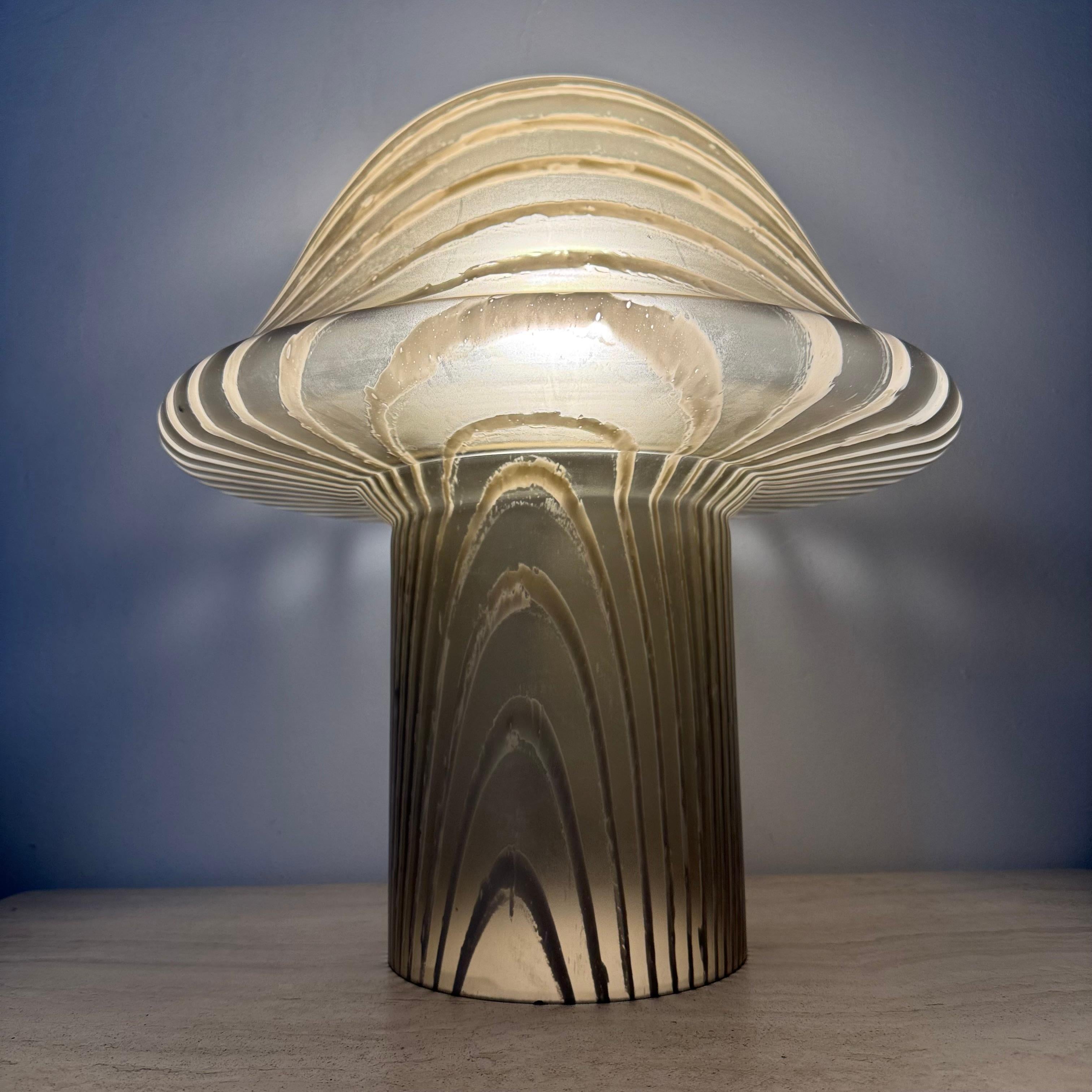 Mid-Century moderno Lampada da tavolo Xl Peil & Putzer Mushroom Zebra , anni '70 in vendita