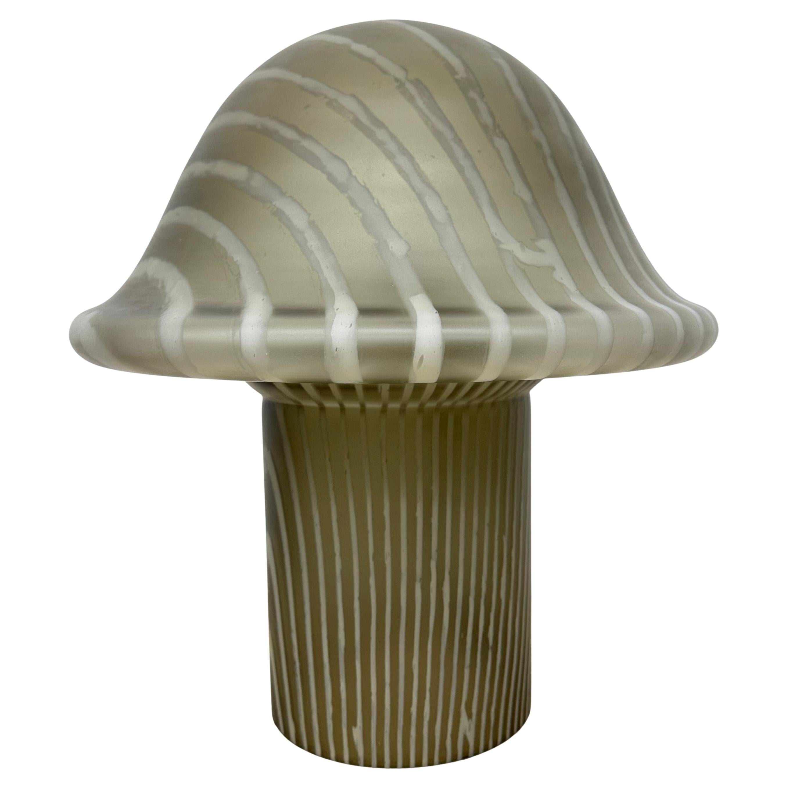 Lampada da tavolo Xl Peil & Putzer Mushroom Zebra , anni '70 in vendita