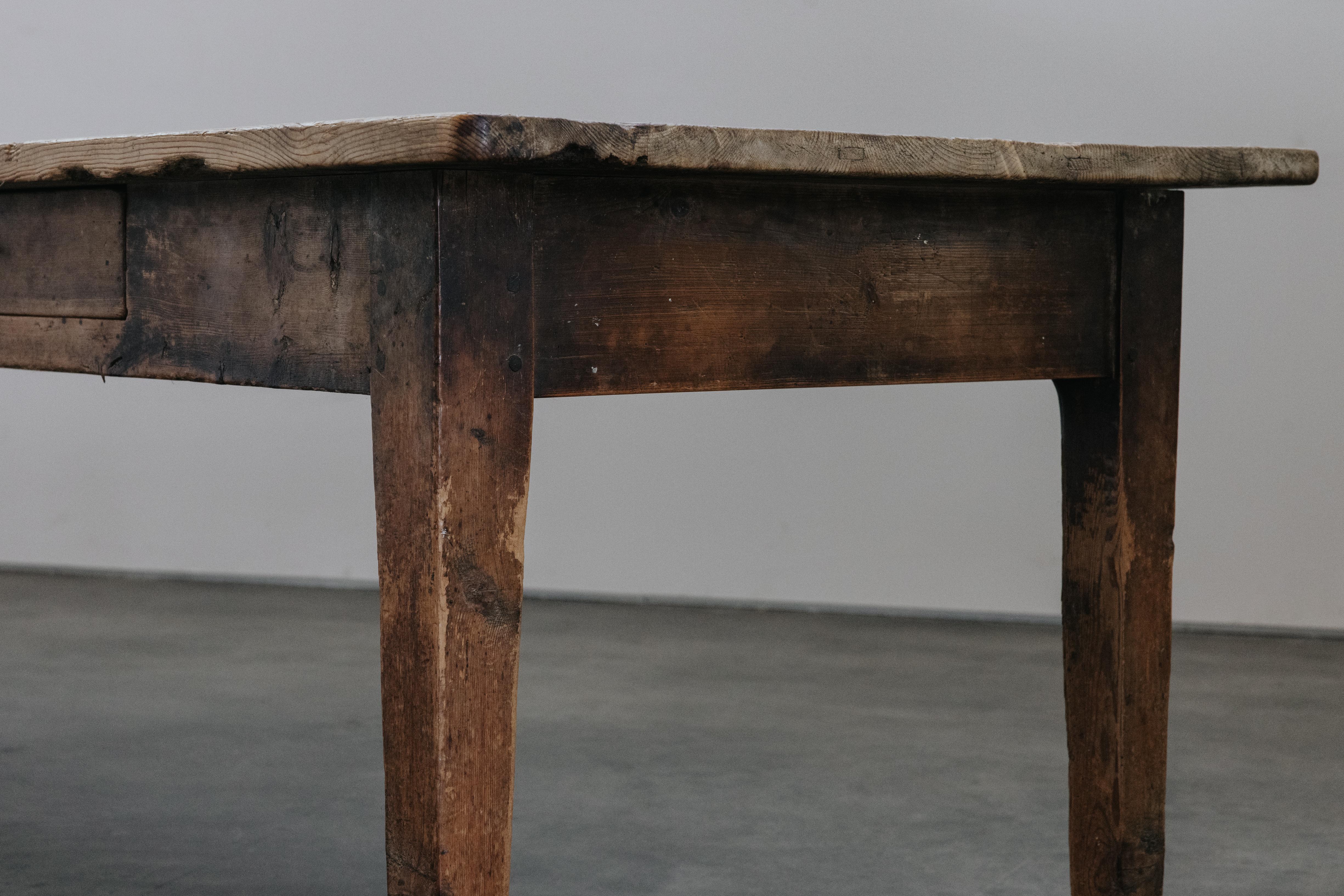 Pin Table de salle à manger en pin extra-large de France, vers 1800 en vente