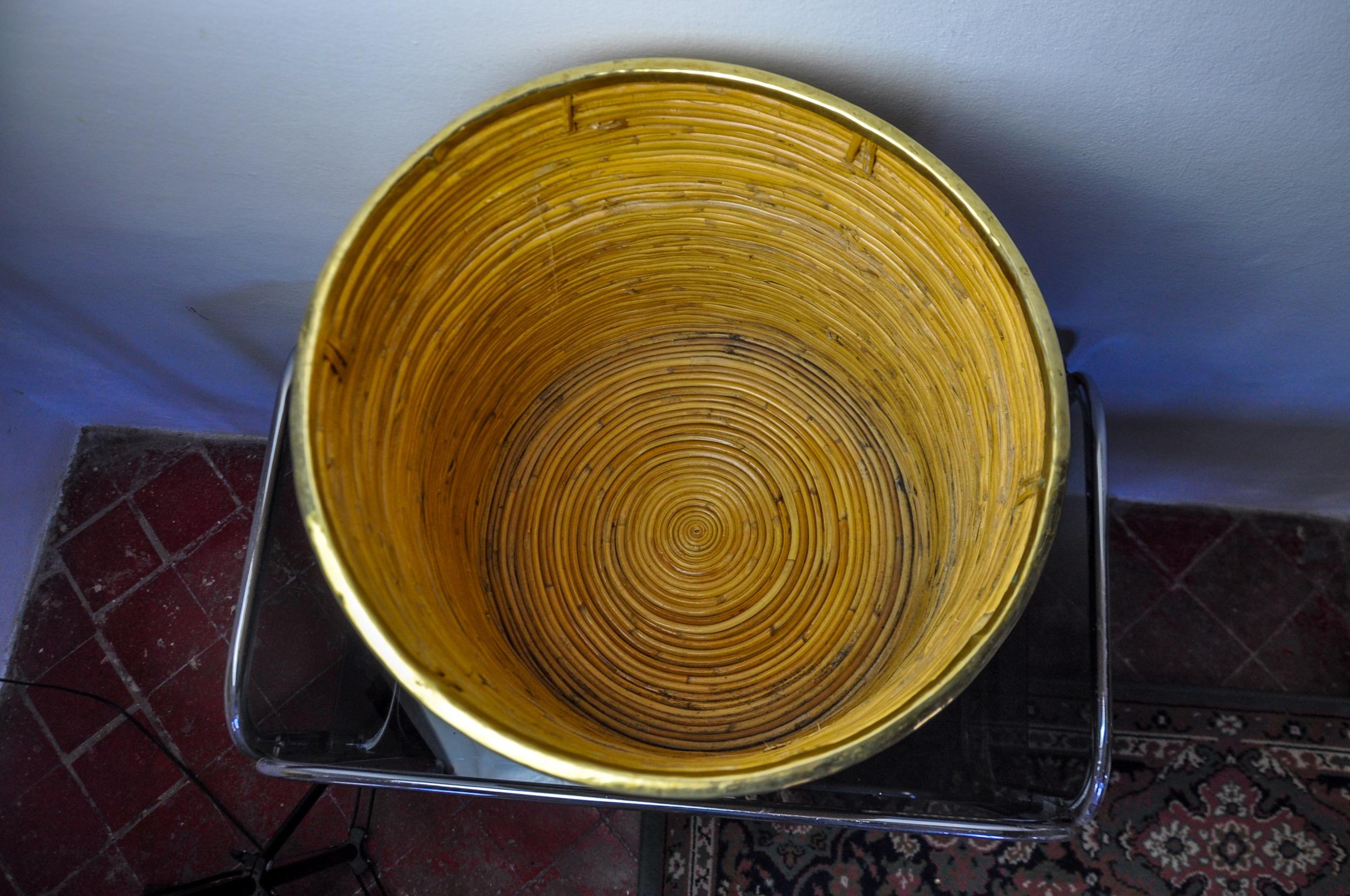Wicker XL rattan and brass basket, Italy, 1970, 41cm diam For Sale
