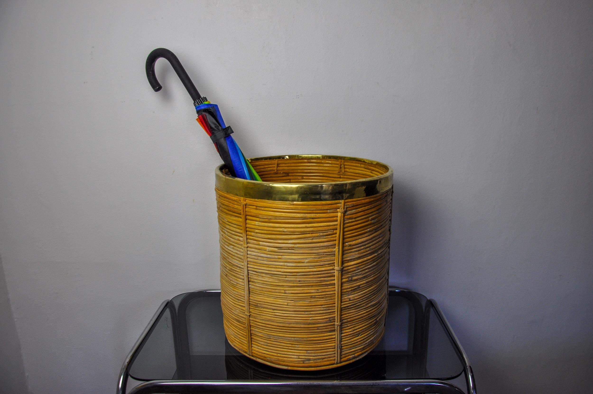 XL rattan and brass basket, Italy, 1970, 41cm diam For Sale 1