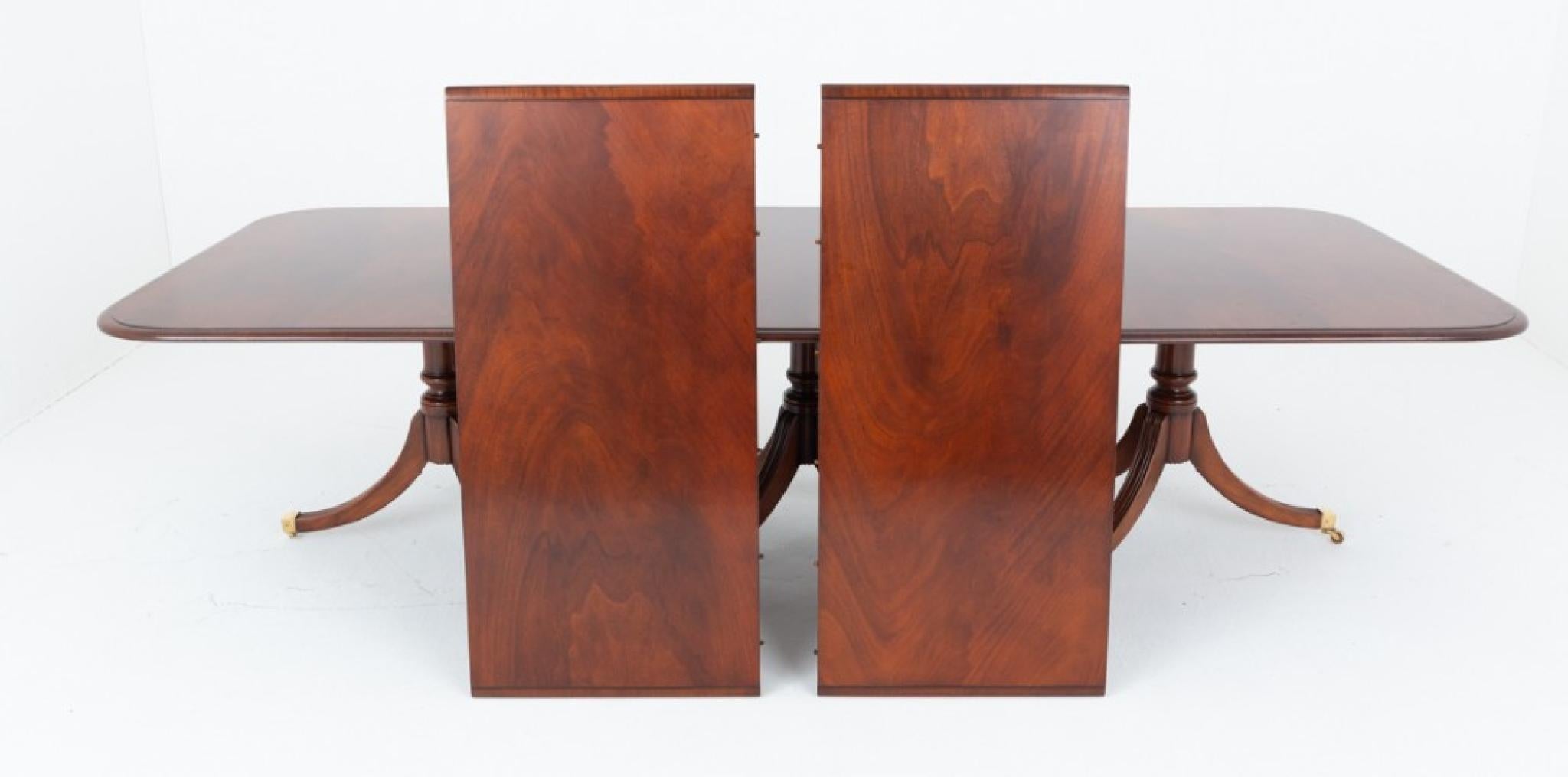XL Regency Dining Table Pedestal 16 Seater Mahogany In Good Condition For Sale In Potters Bar, GB