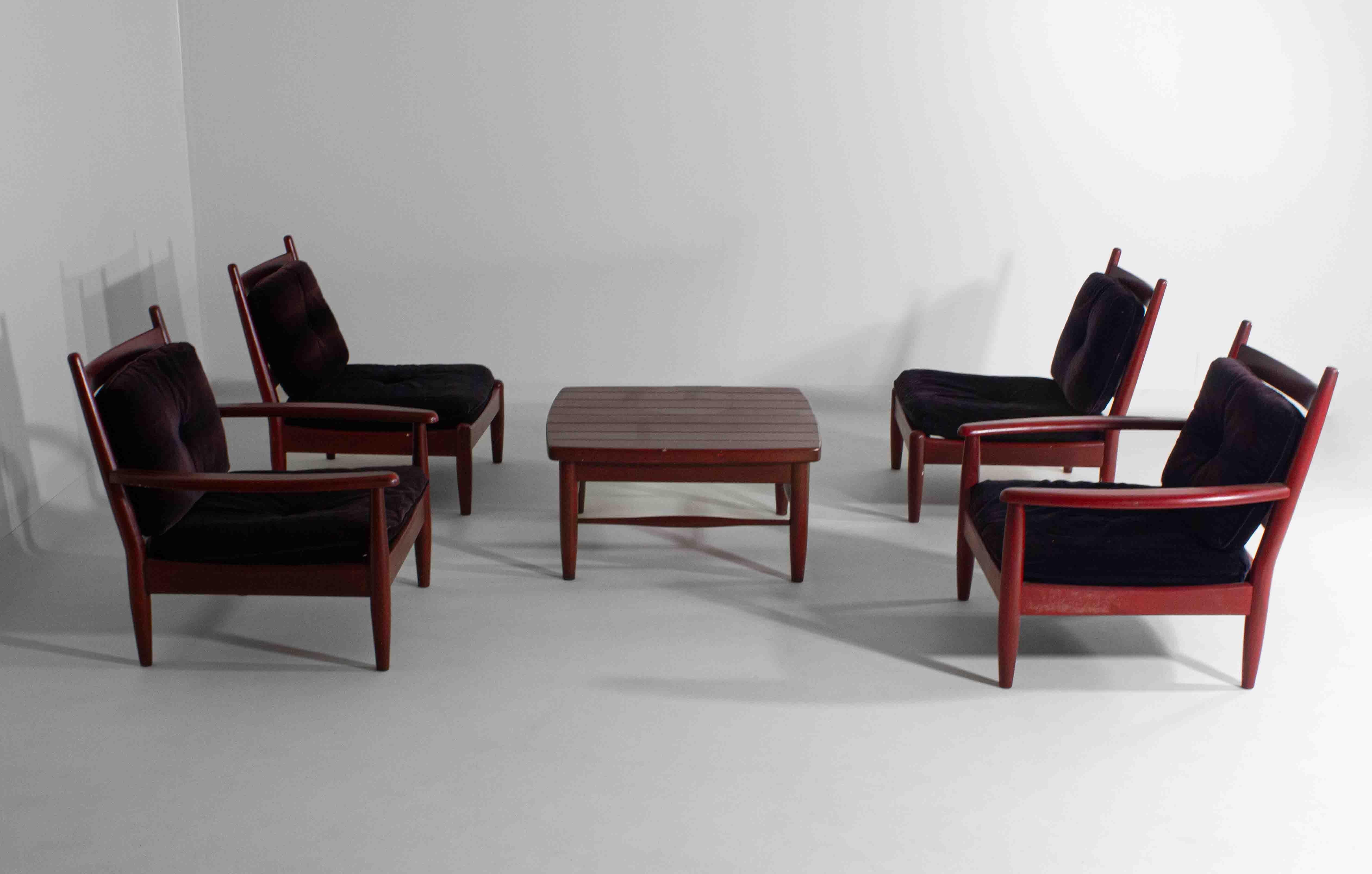 XL set of 8 mid-century lounge chairs and 2 coffee tables, Belgium 1960s For Sale 4