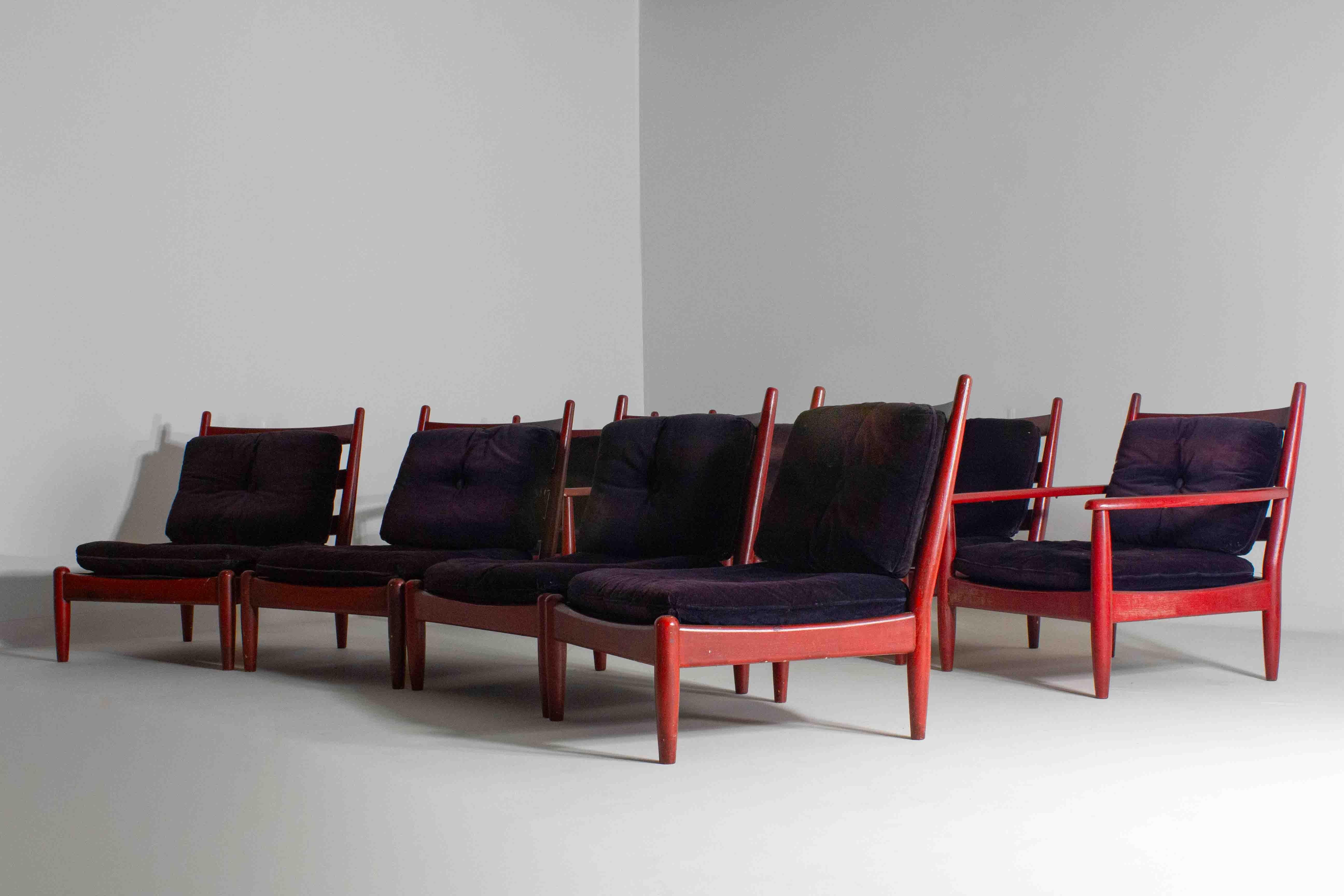 Mid-20th Century XL set of 8 mid-century lounge chairs and 2 coffee tables, Belgium 1960s For Sale