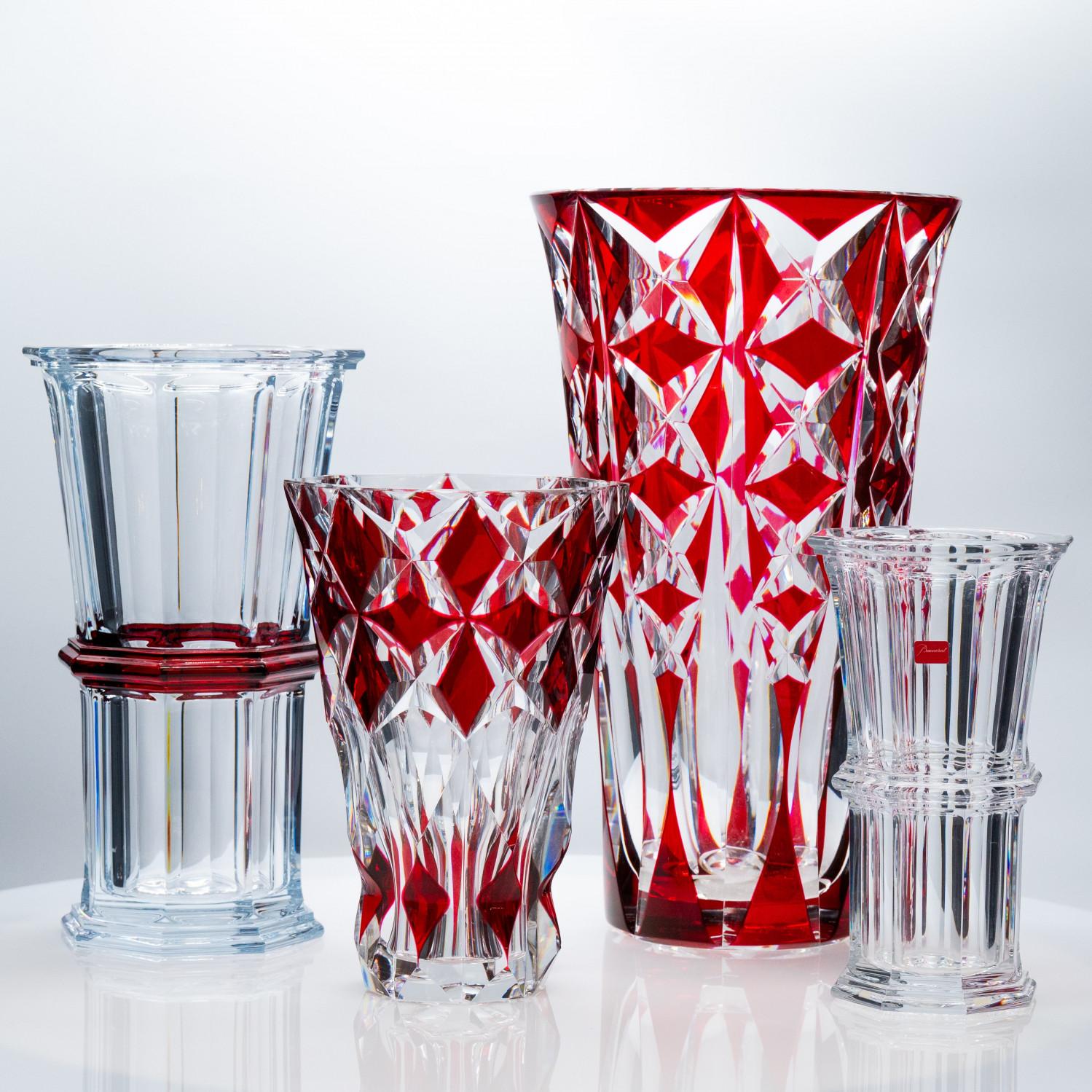 Cristallo Set di grandi vasi Baccarat e Saint Louis, cristallo rosso intenso, Francia in vendita
