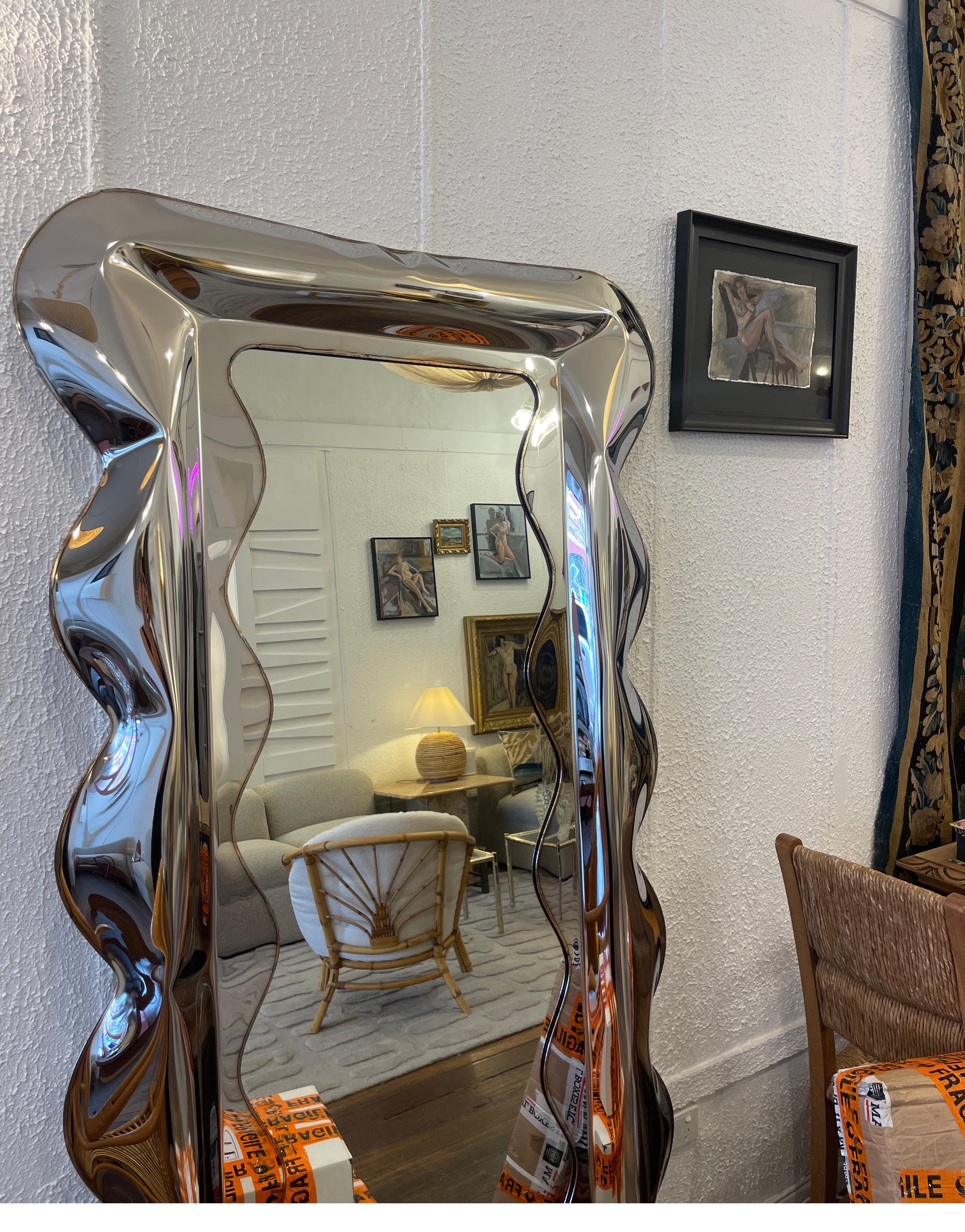 XL So Sass Full Length Mirror by Duzi Objects 

Perth-based steel sculpture artist Douglas Powell of Duzi Objects delves into the realms of fluidity, movement, and three-dimensional shapes through his meticulously crafted steel sculptures. With a