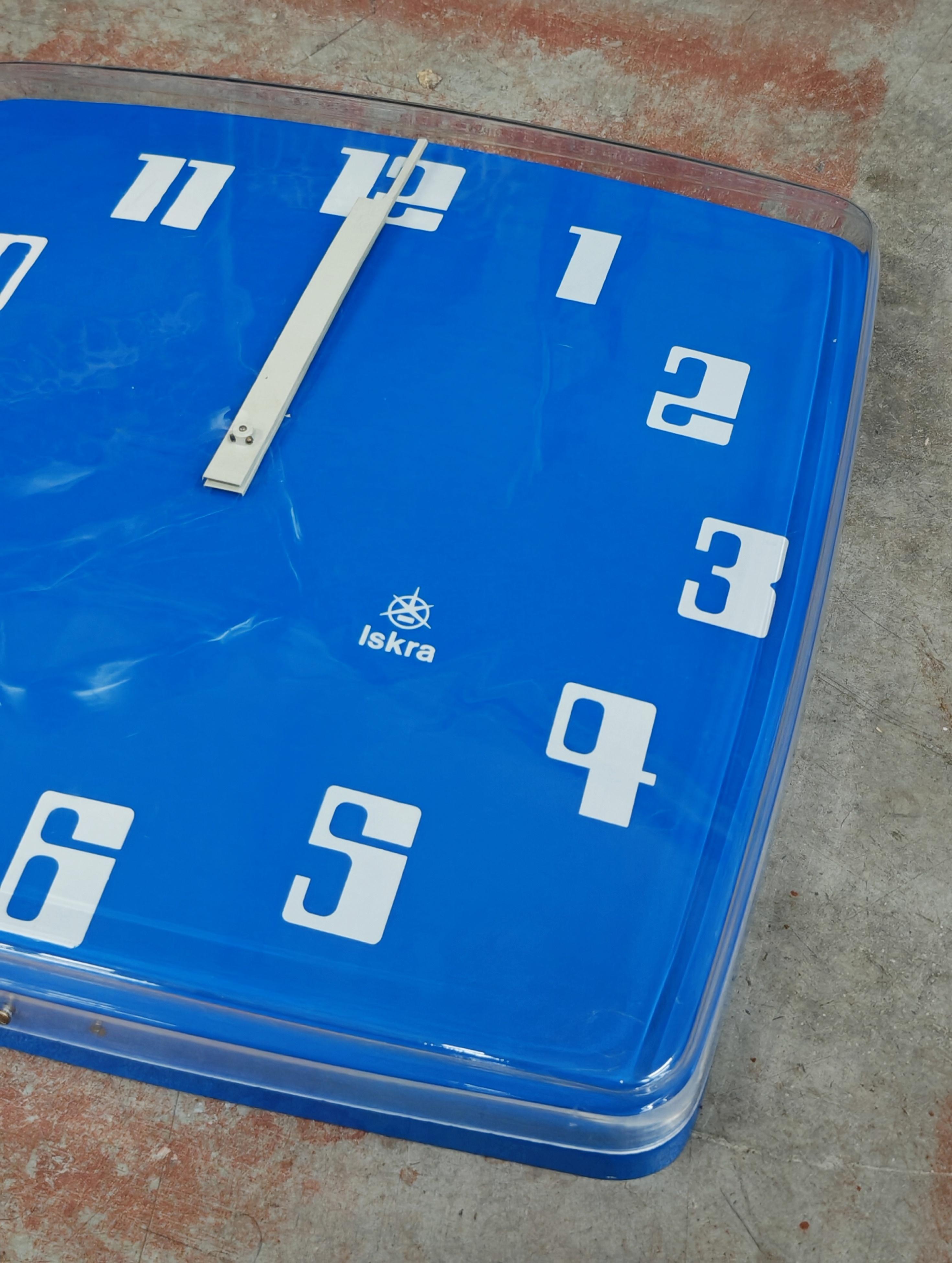 XL Space Age Wall Clock in electric blue acrylic by Iskra, Yugoslavia 1970s For Sale 2