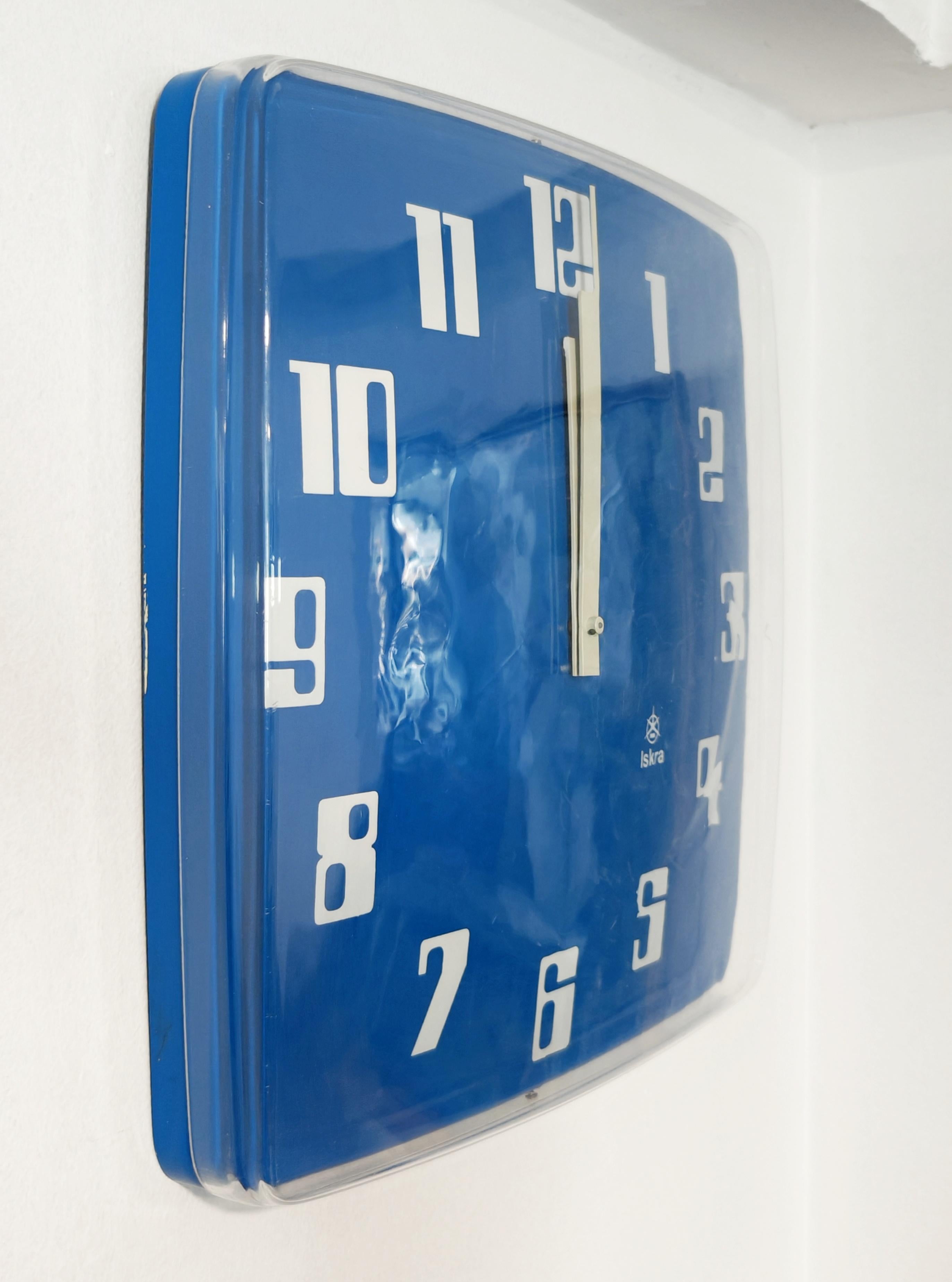 XL Space Age Wall Clock in electric blue acrylic by Iskra, Yugoslavia 1970s For Sale 3