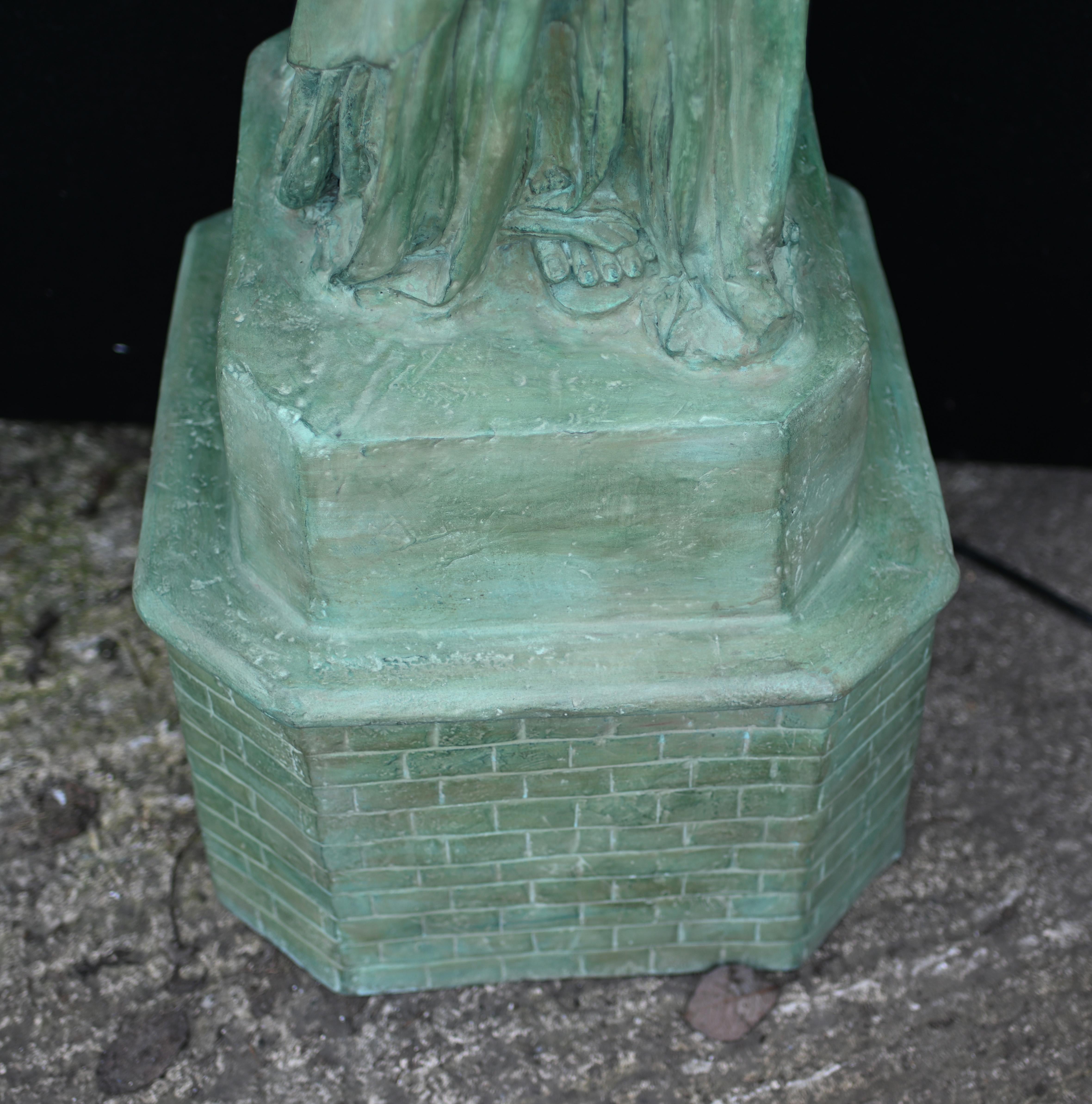 XL Statue of Liberty Bronze Statue New York Lamp In Good Condition For Sale In Potters Bar, GB