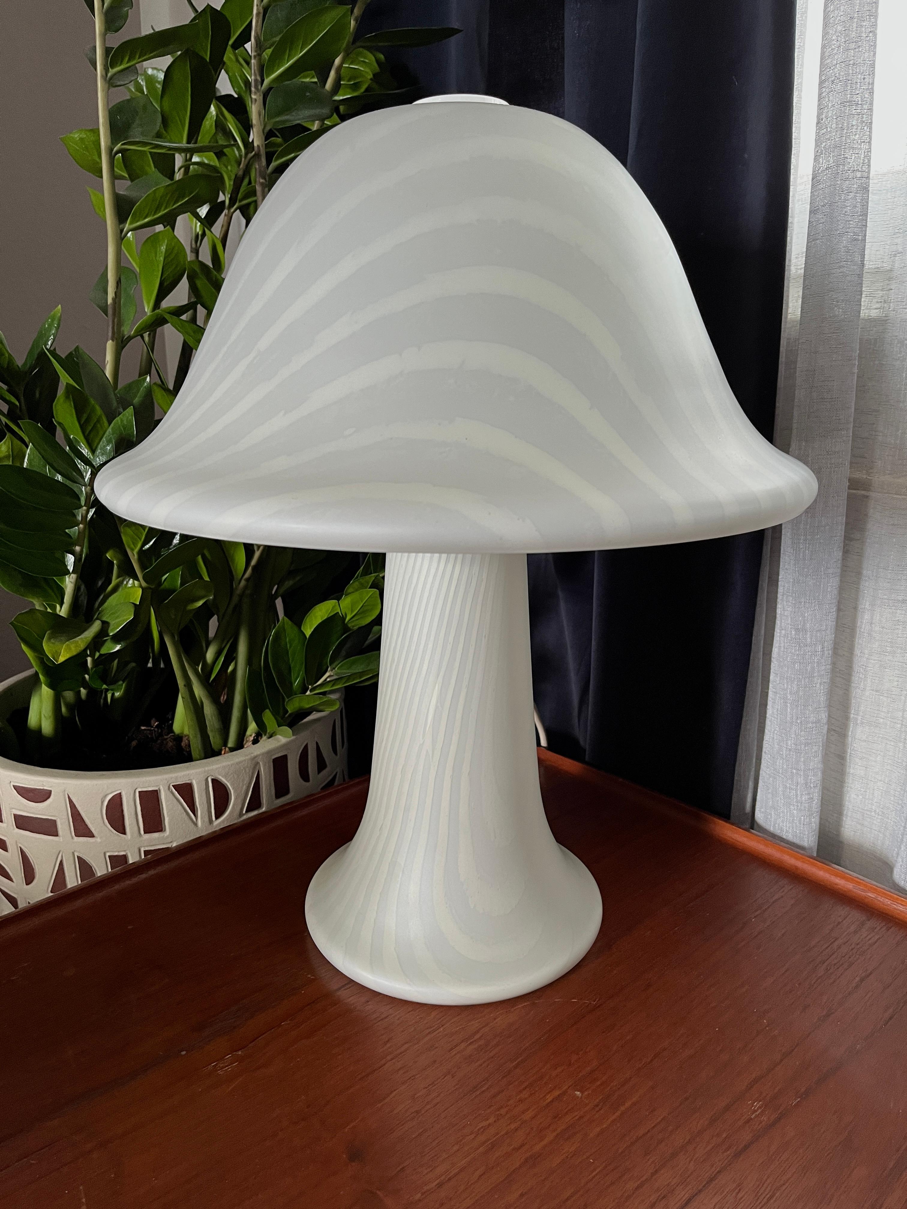 XL table lamp by Peill & Putzer In Excellent Condition For Sale In Hannover, DE
