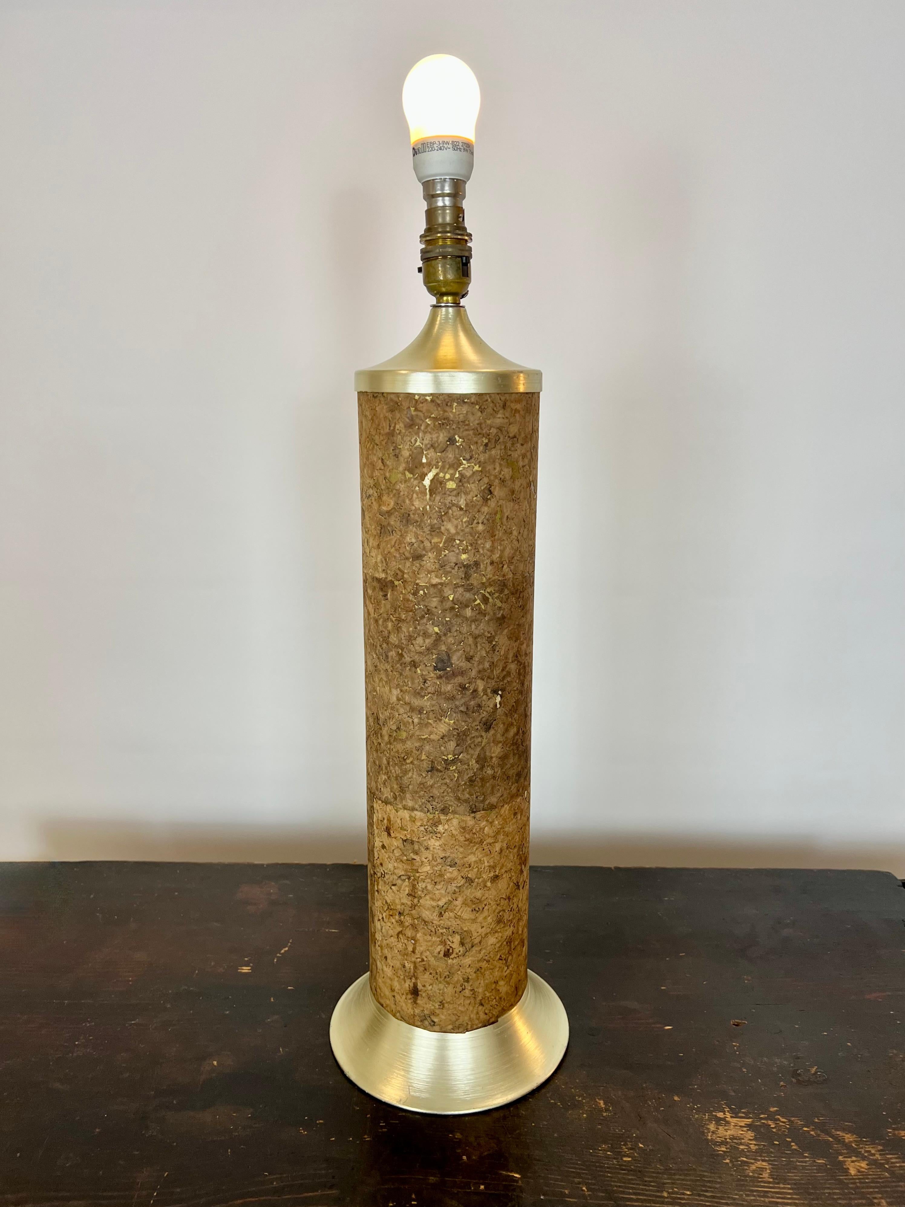 Lámpara de sobremesa XL de corcho y latón de Durlston Designs Ltd, Inglaterra c.1950 en venta 6