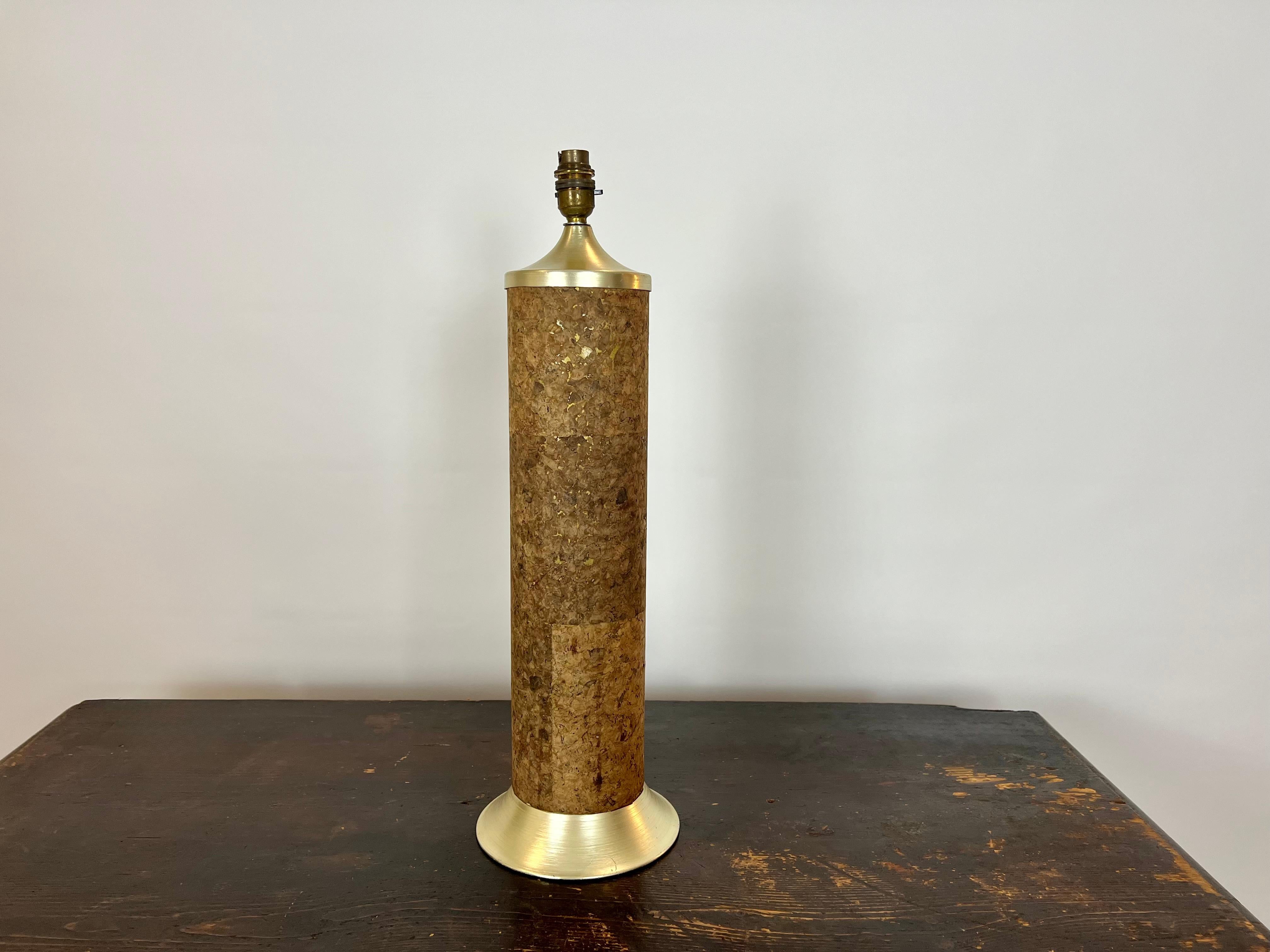 Lámpara de sobremesa XL de corcho y latón de Durlston Designs Ltd, Inglaterra c.1950 Moderno de mediados de siglo en venta