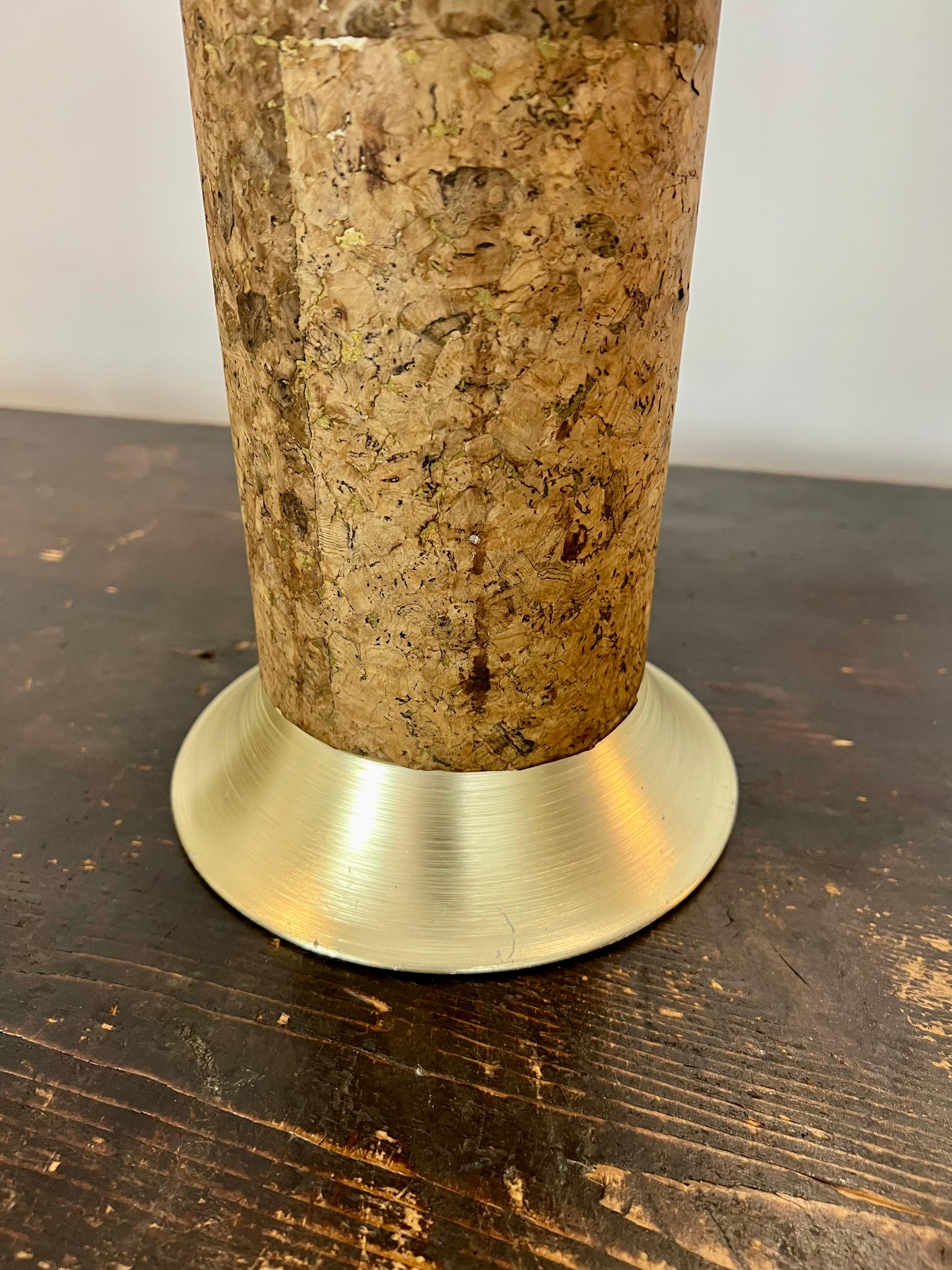 Lámpara de sobremesa XL de corcho y latón de Durlston Designs Ltd, Inglaterra c.1950 Inglés en venta