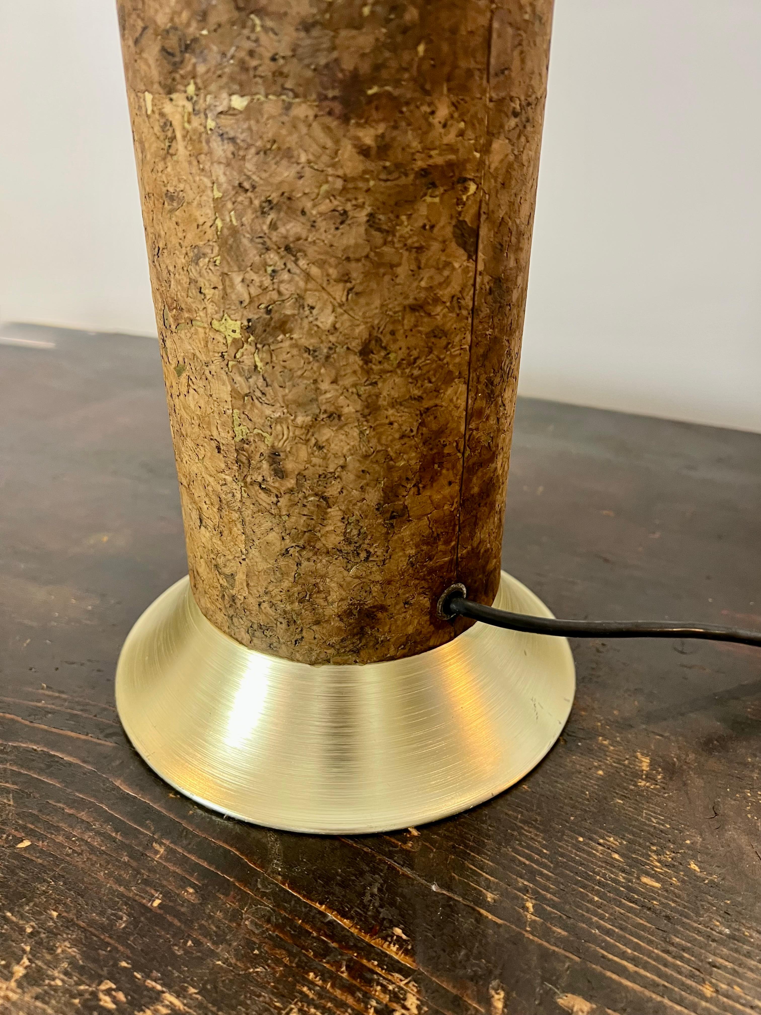 Lámpara de sobremesa XL de corcho y latón de Durlston Designs Ltd, Inglaterra c.1950 Corcho en venta