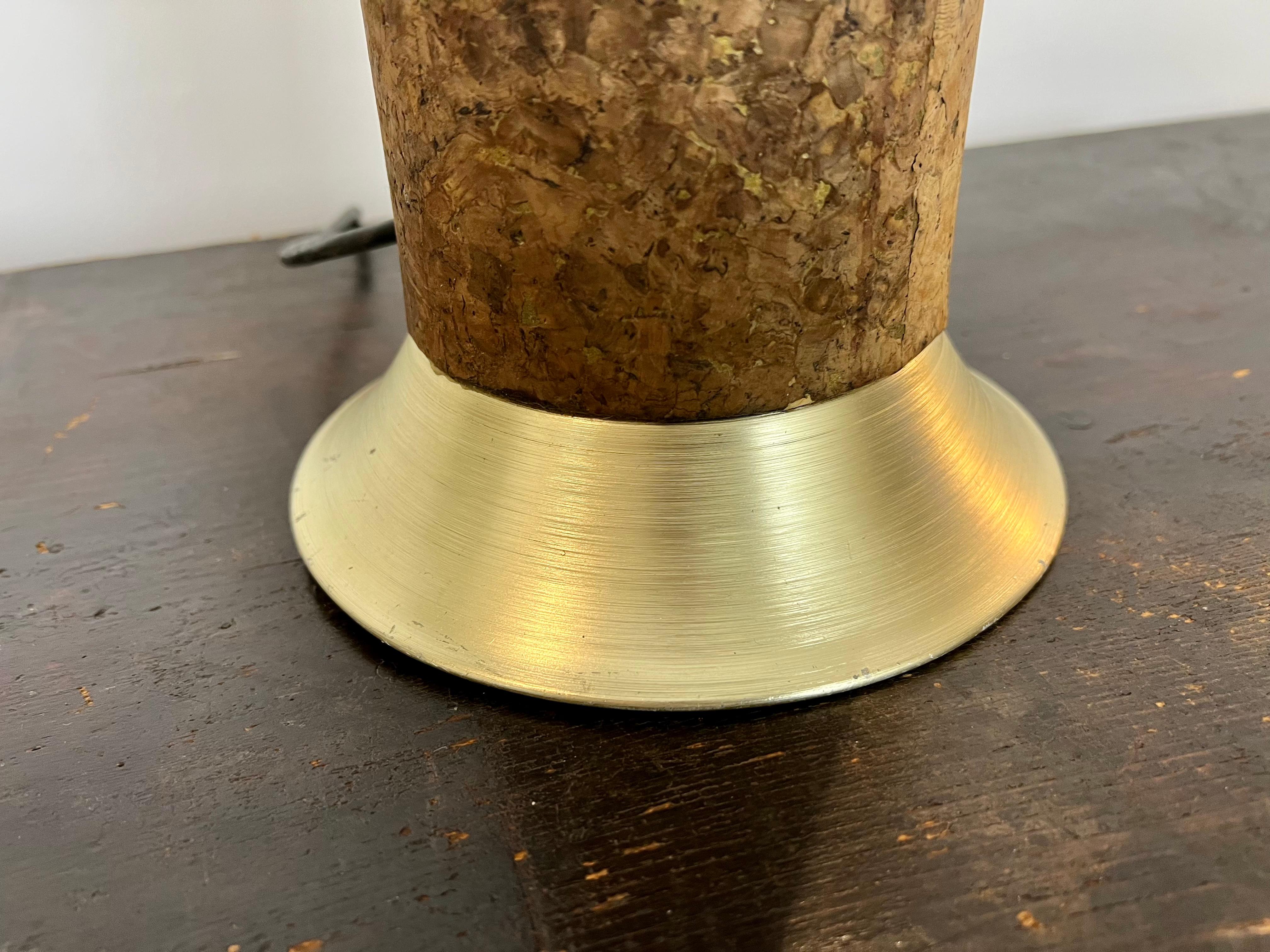 Lámpara de sobremesa XL de corcho y latón de Durlston Designs Ltd, Inglaterra c.1950 en venta 2