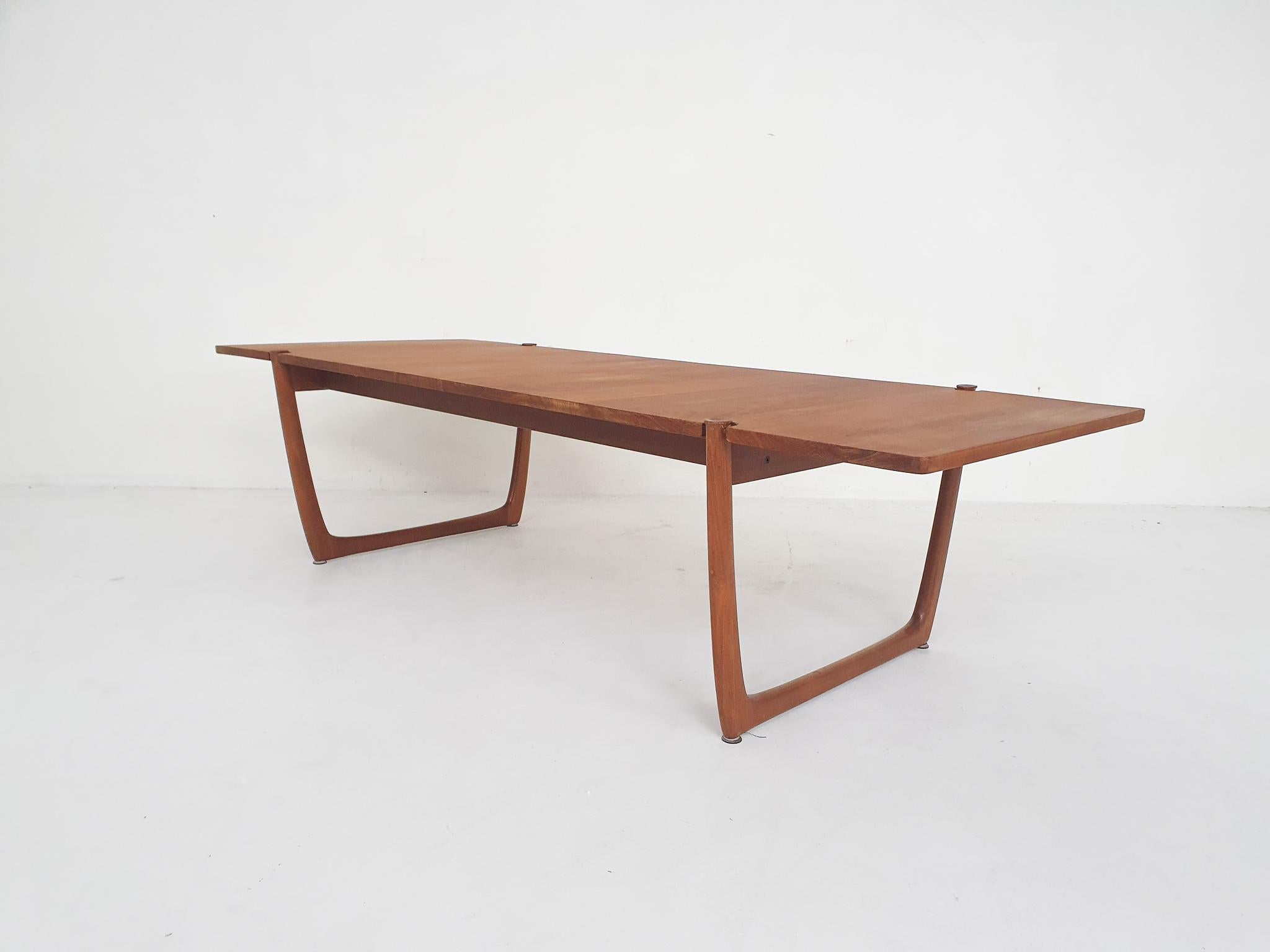 Danish XL teak coffee table by Peter Hvidt and Orla Molgaard Nielsen model FD 575 For Sale