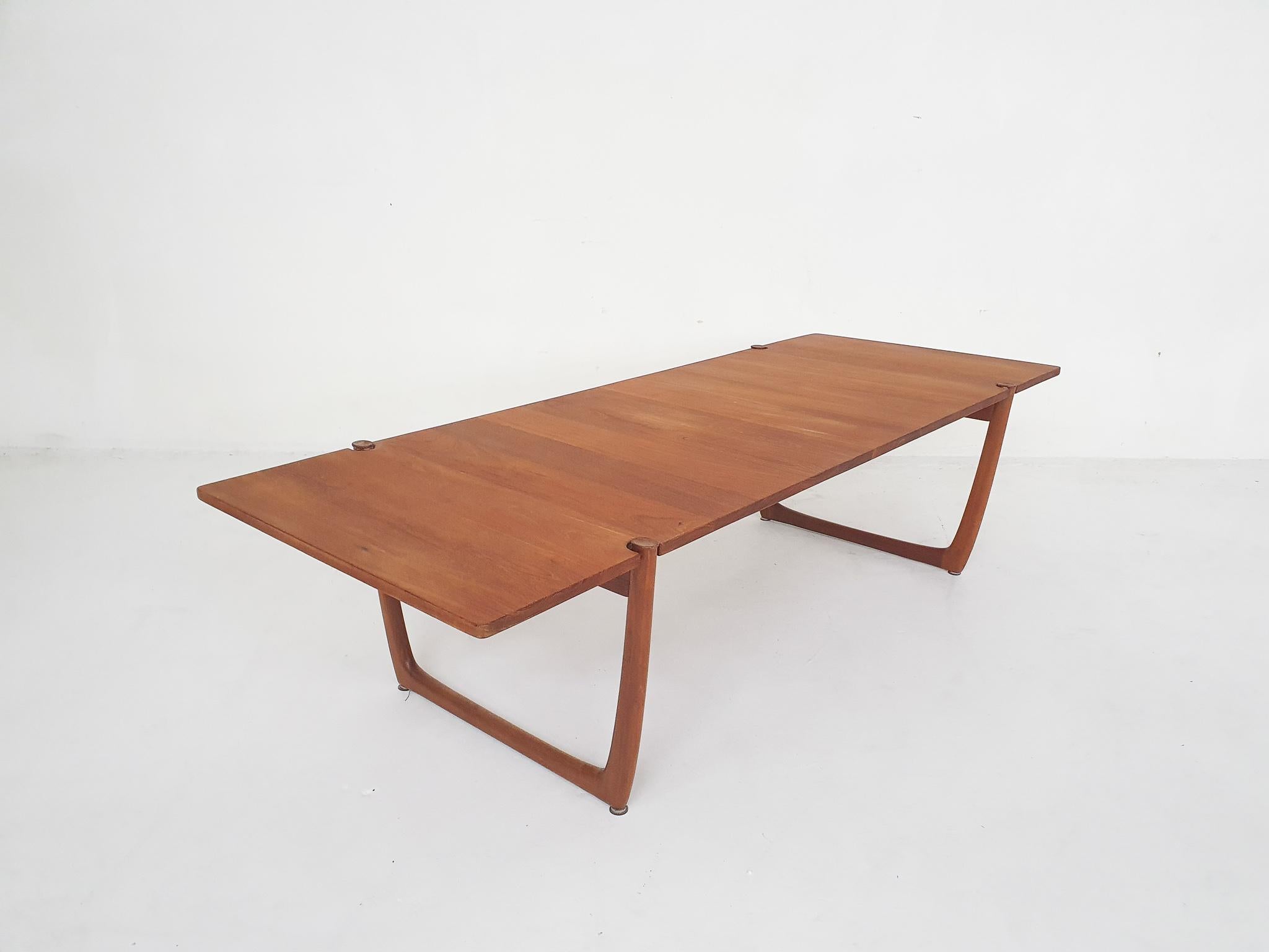 Mid-20th Century XL teak coffee table by Peter Hvidt and Orla Molgaard Nielsen model FD 575 For Sale