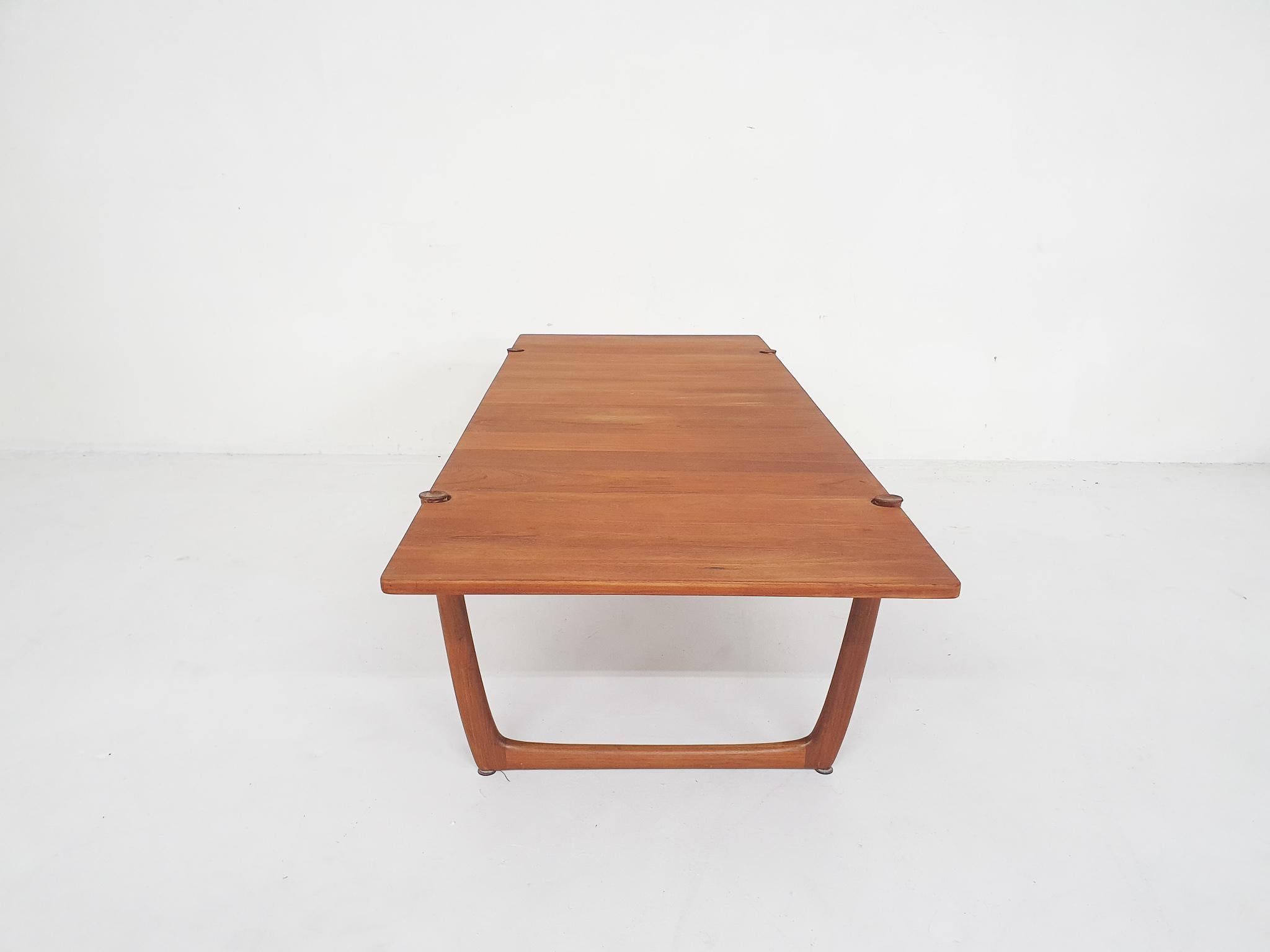 XL teak coffee table by Peter Hvidt and Orla Molgaard Nielsen model FD 575 For Sale 1