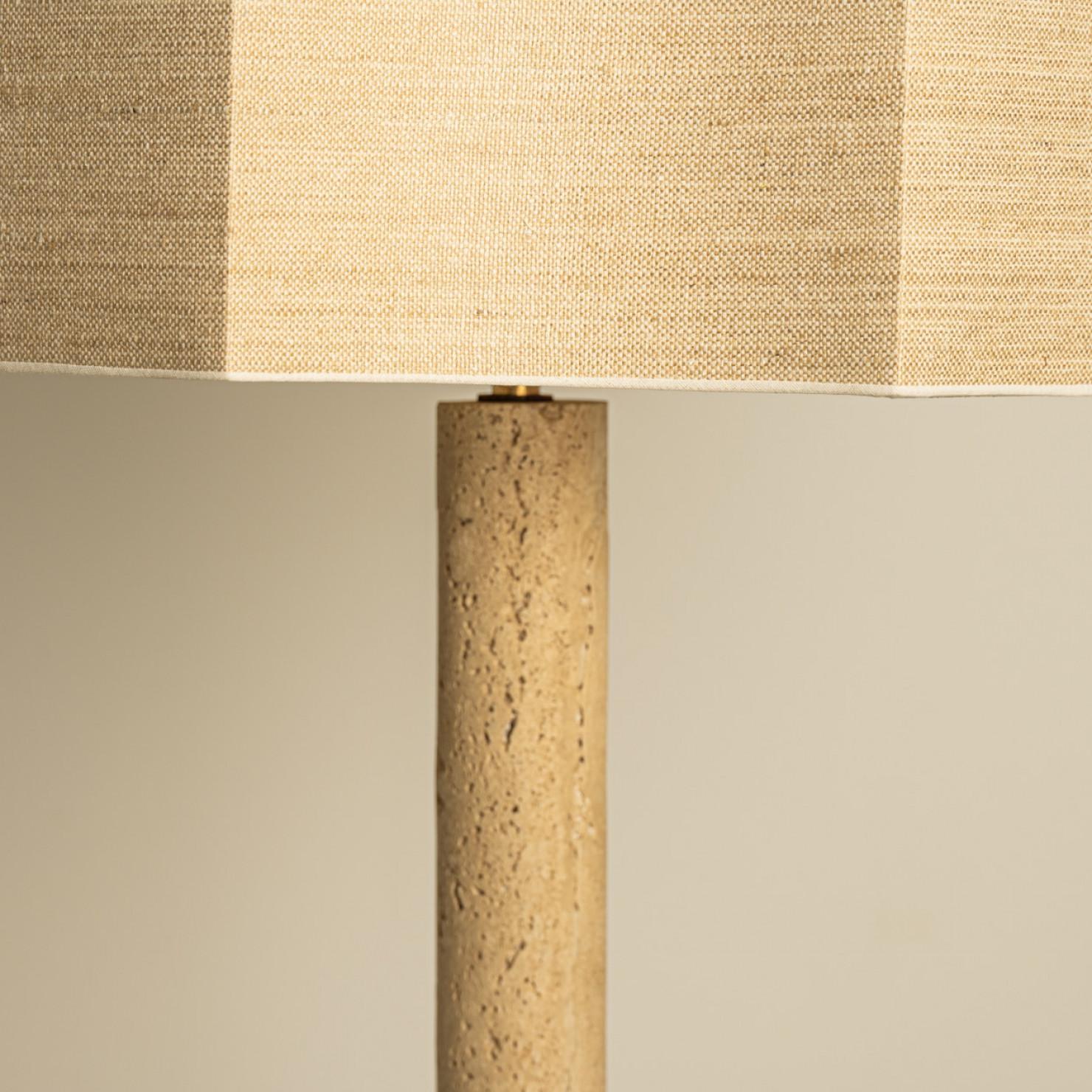 Lampe de bureau XL en travertin avec abat-jour en soie fait sur mesure par Rene Houben en vente 4
