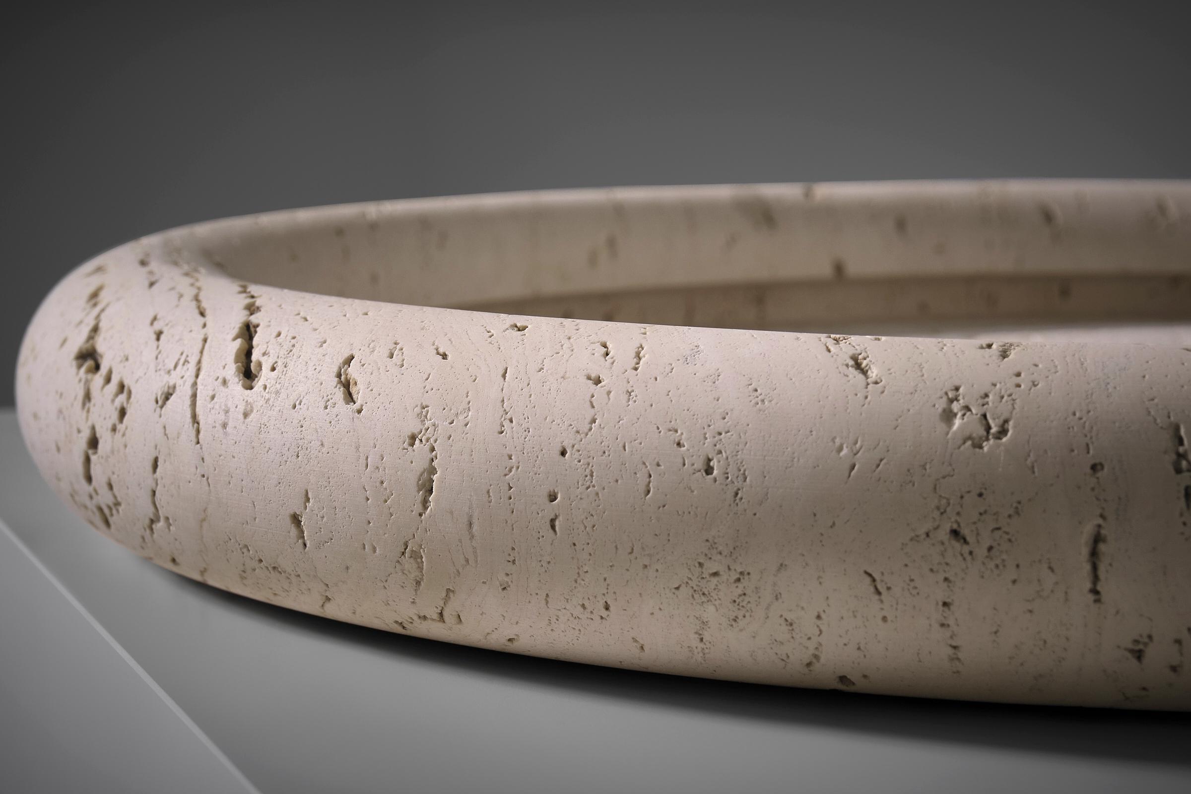 Fine XX secolo XL Centrotavola in travertino 