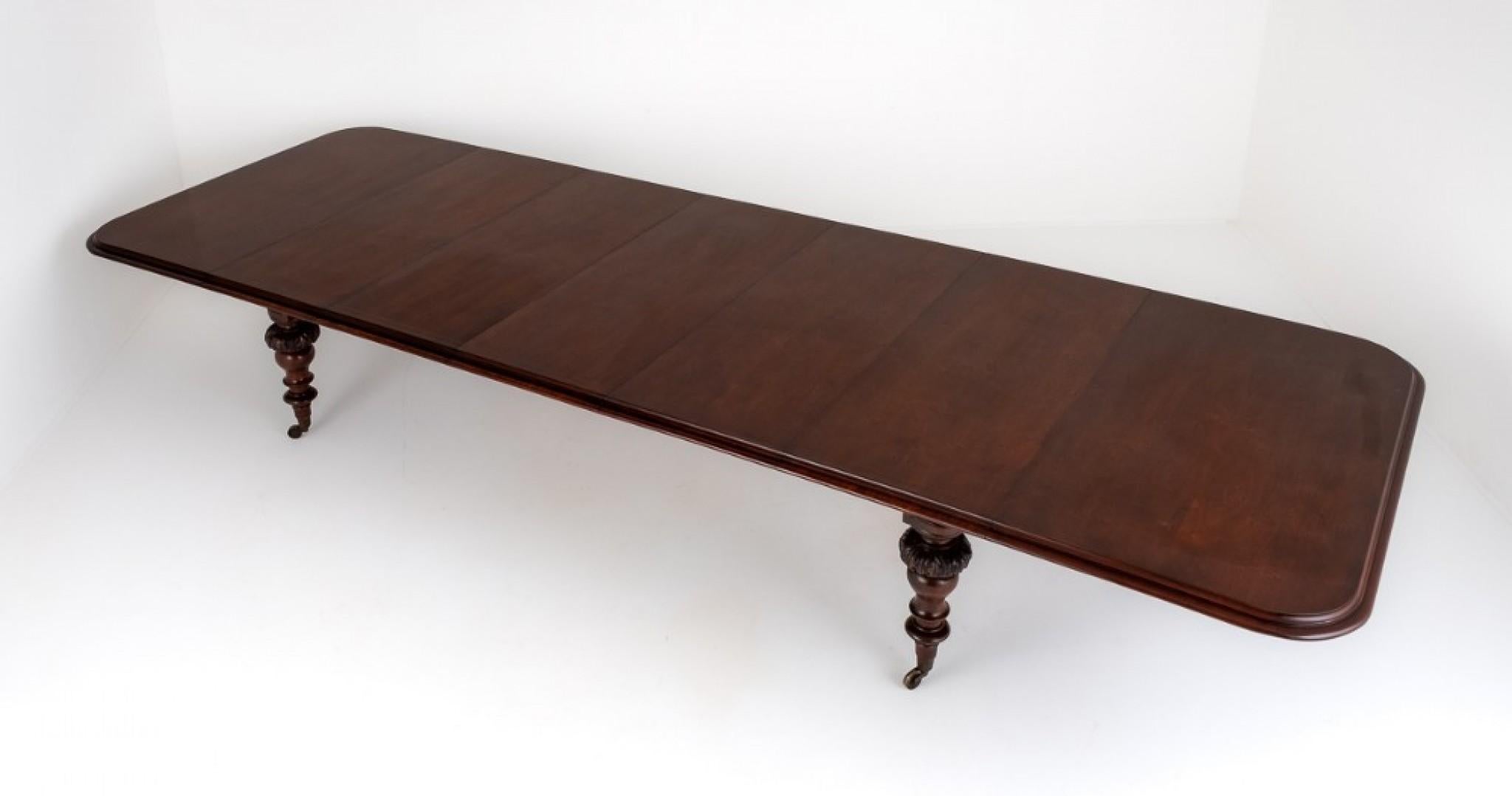 XL Victorian Dining Table Mahogany Extending 20 Seater, 1850 In Good Condition In Potters Bar, GB