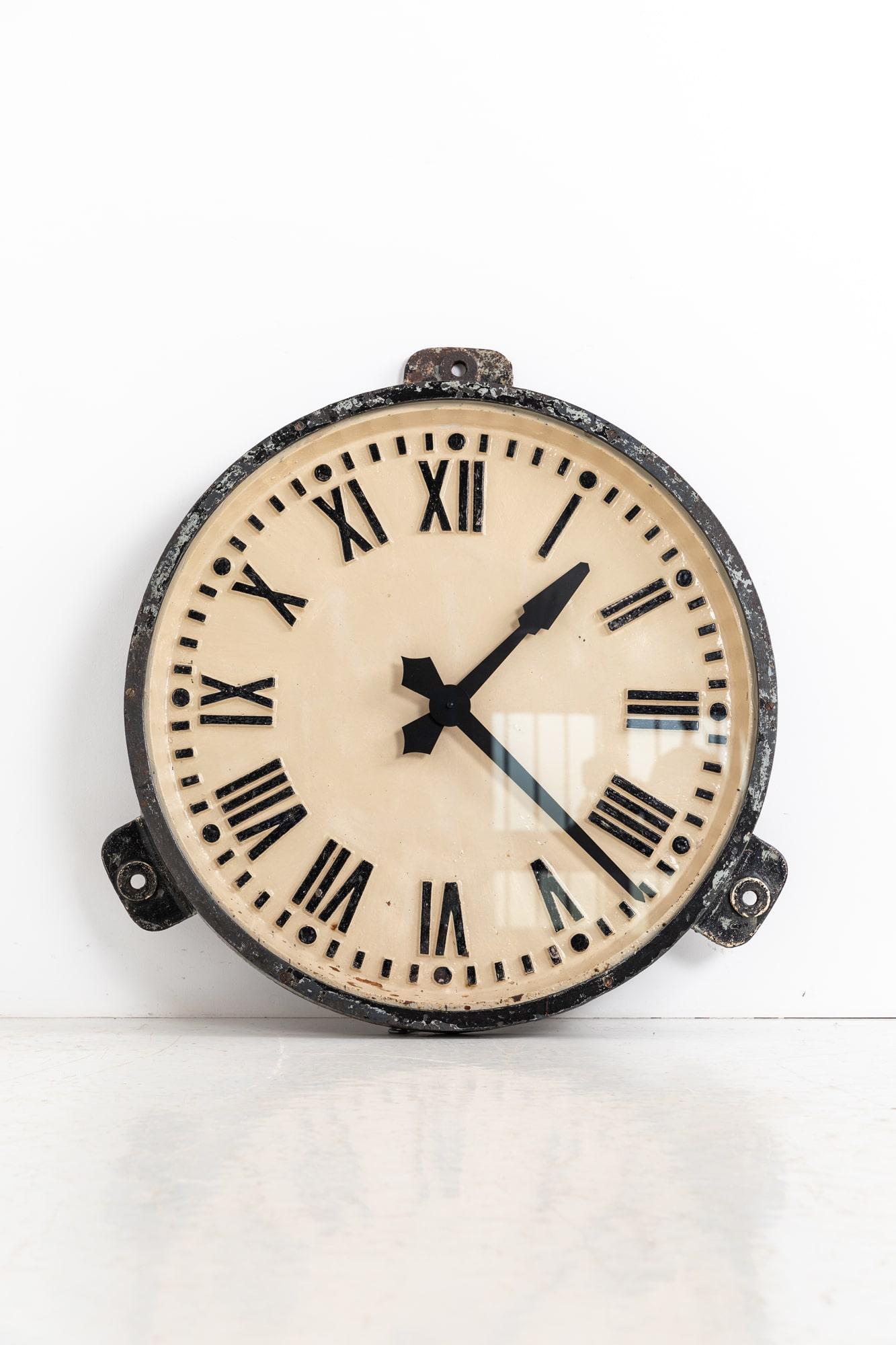 XL Vintage Industrie Gents of Leicester Industries Wanduhr aus Gusseisen, ca. 1930 (Industriell) im Angebot