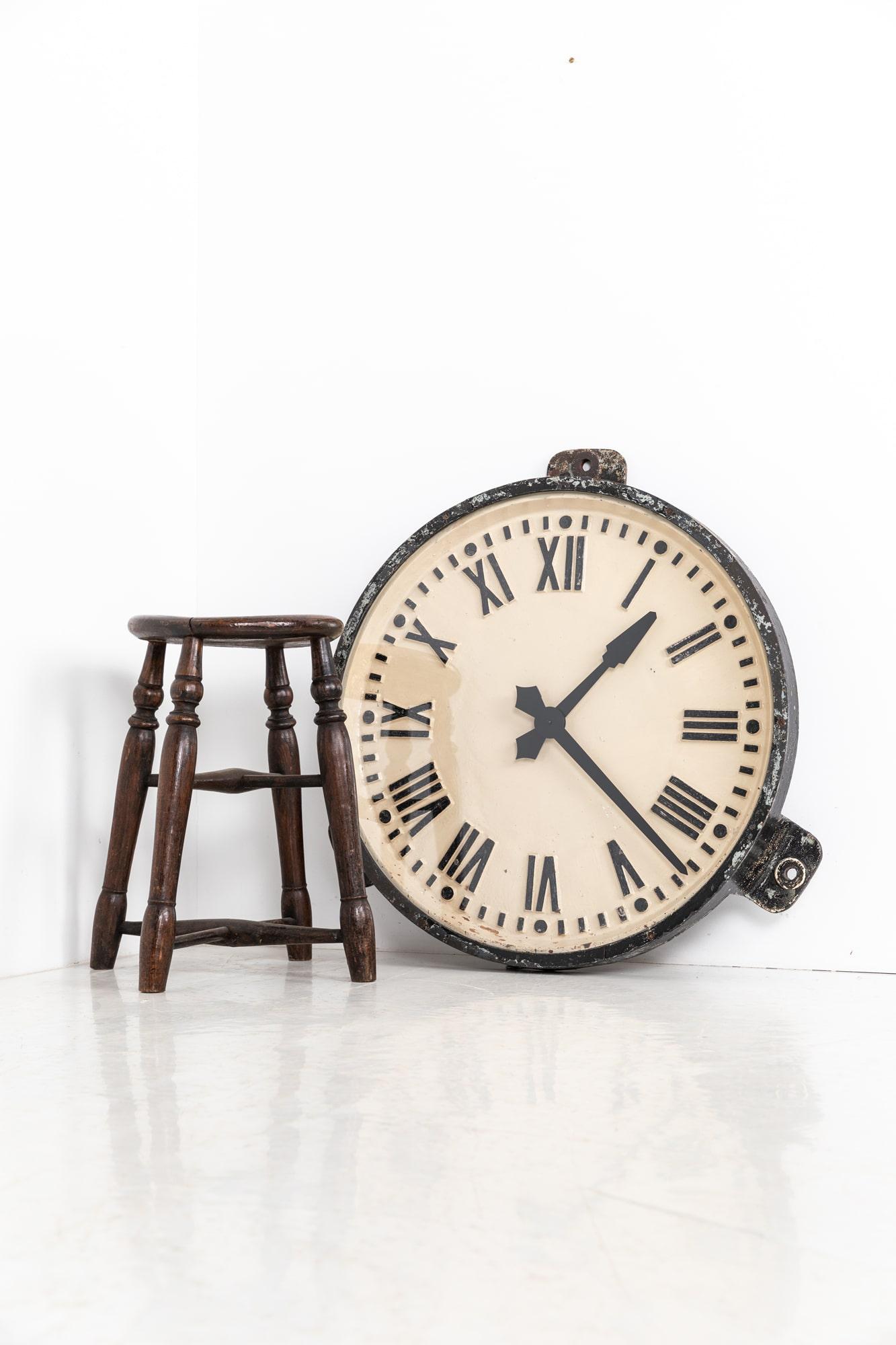XL Vintage Industrie Gents of Leicester Industries Wanduhr aus Gusseisen, ca. 1930 (20. Jahrhundert) im Angebot