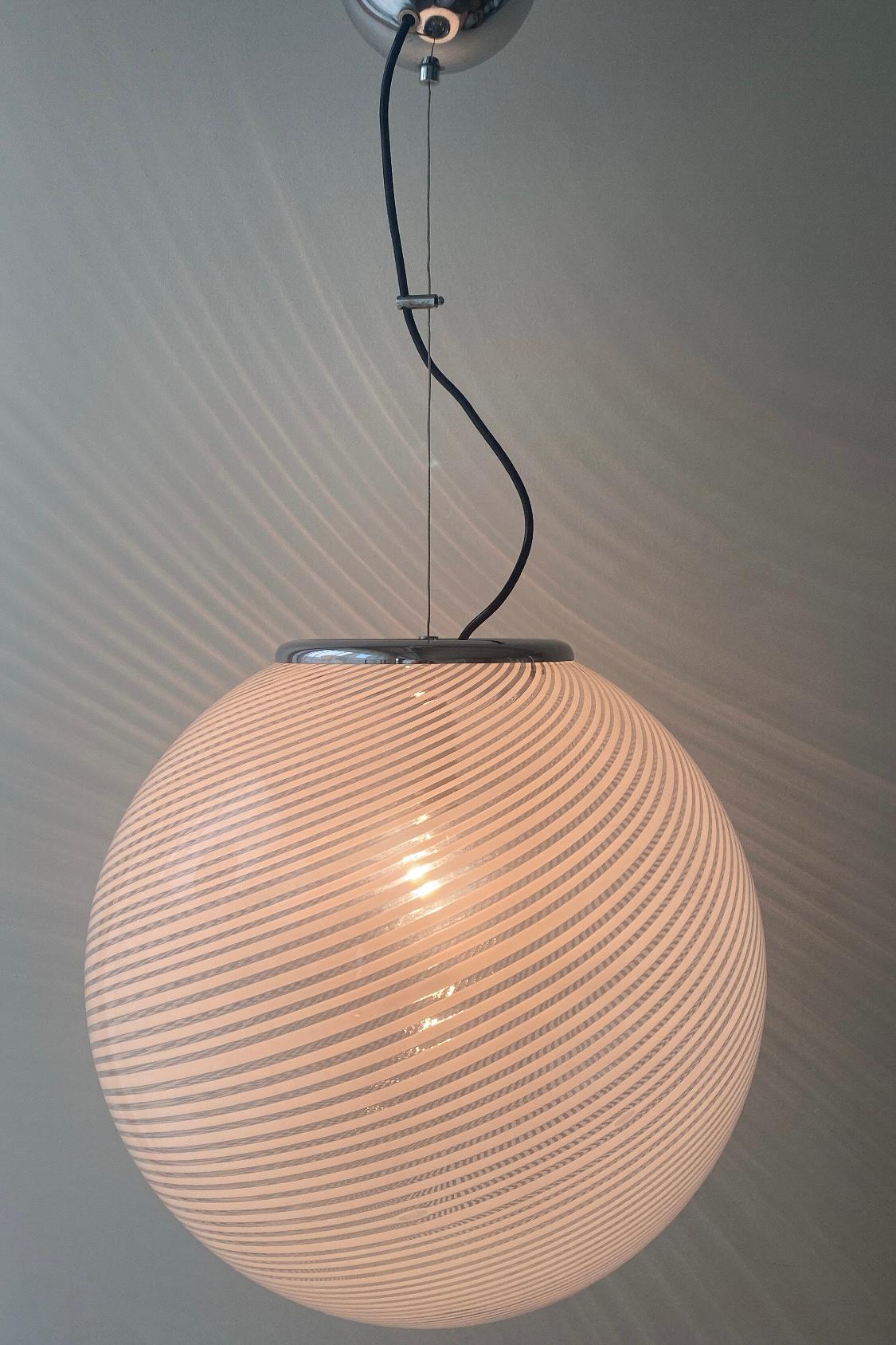 XL Vintage Italian Murano 1970s Filigrana White Swirl Glass Pendant Ceiling Lamp For Sale 1