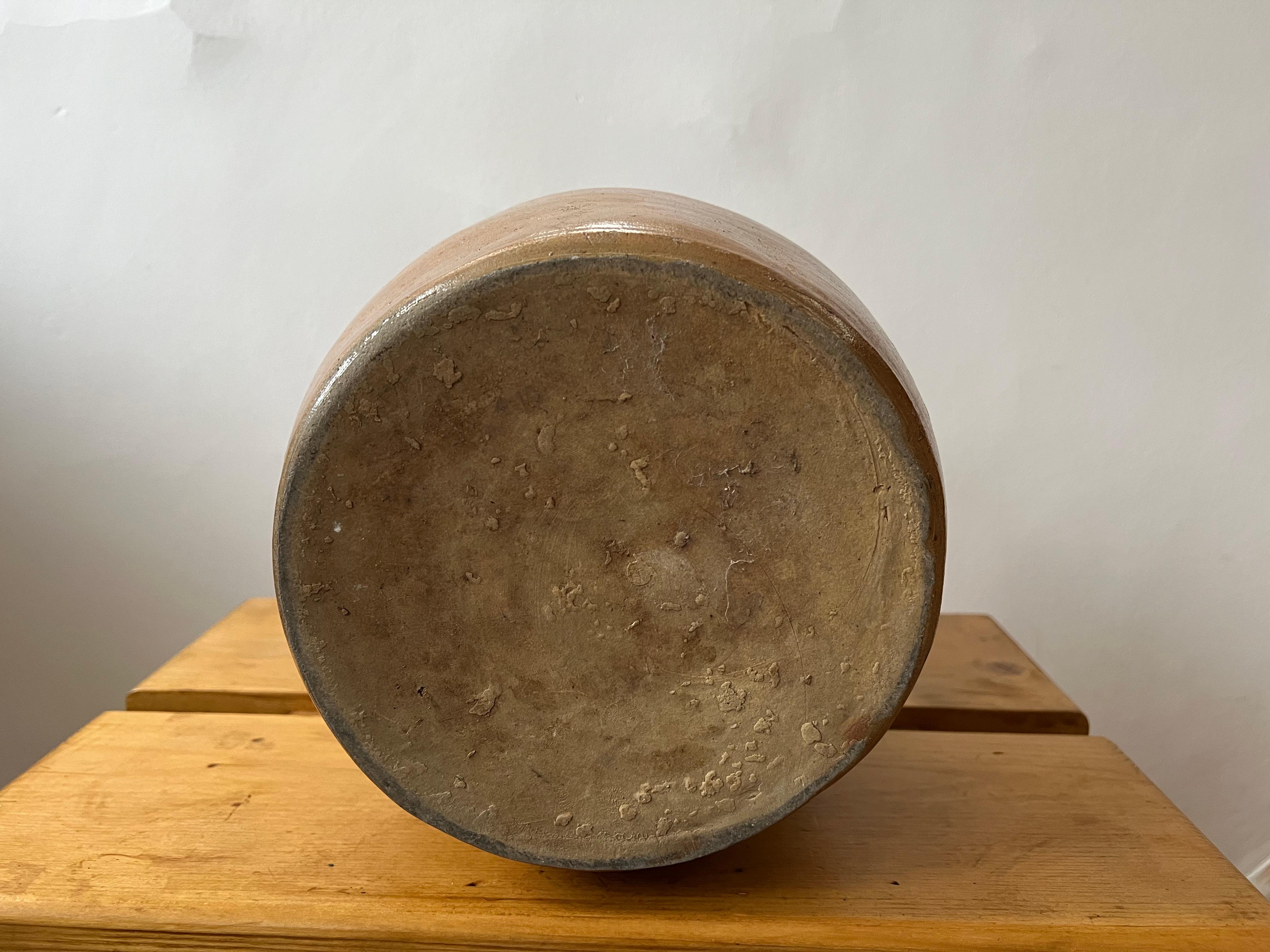 Pichet à jug vintage rustique en grès d'une ferme française, vers 1960 7