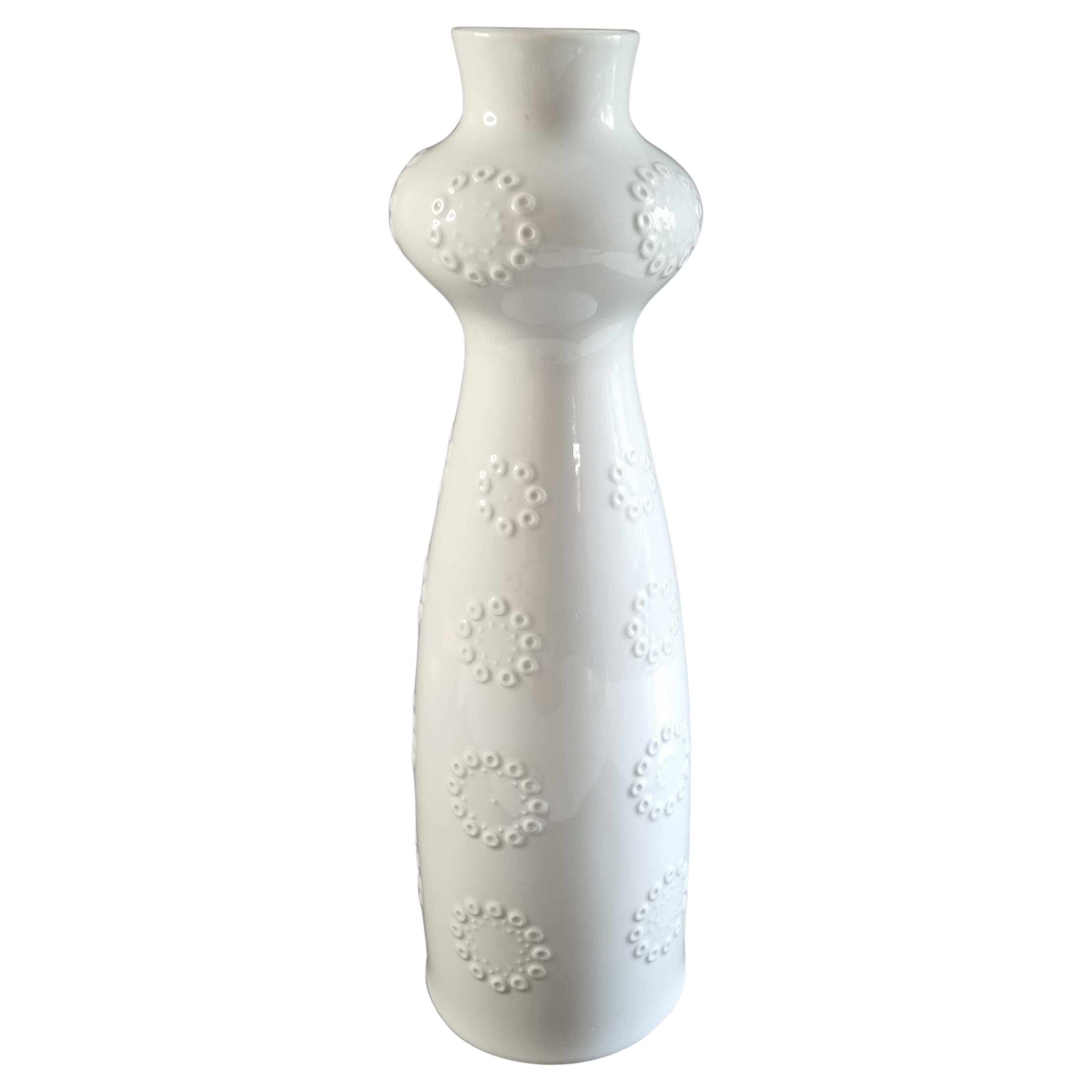 XL white porcelain vase designed by L. Zepner for Wallendorf  70ies Germany For Sale