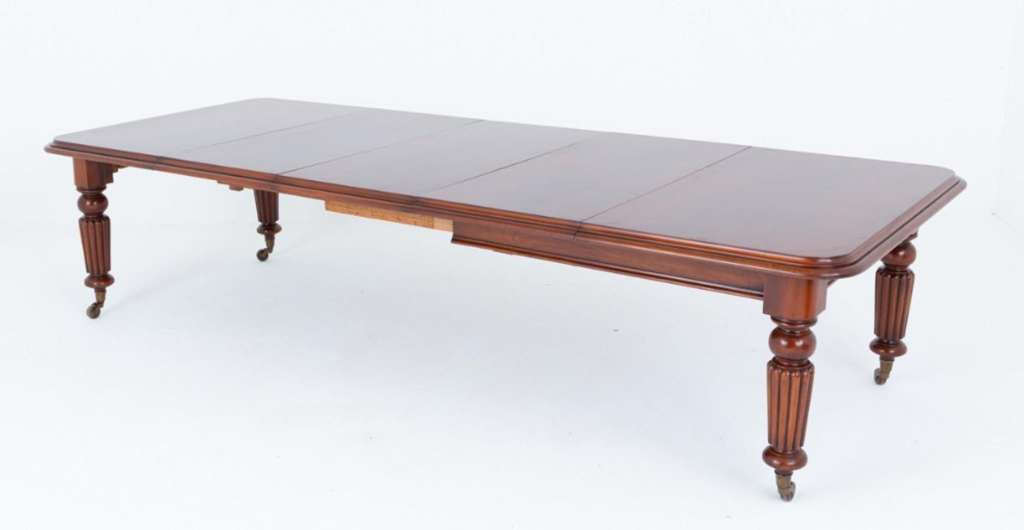 Late 20th Century XL William IV Dining Table 14 Seater Extending Mahogany For Sale