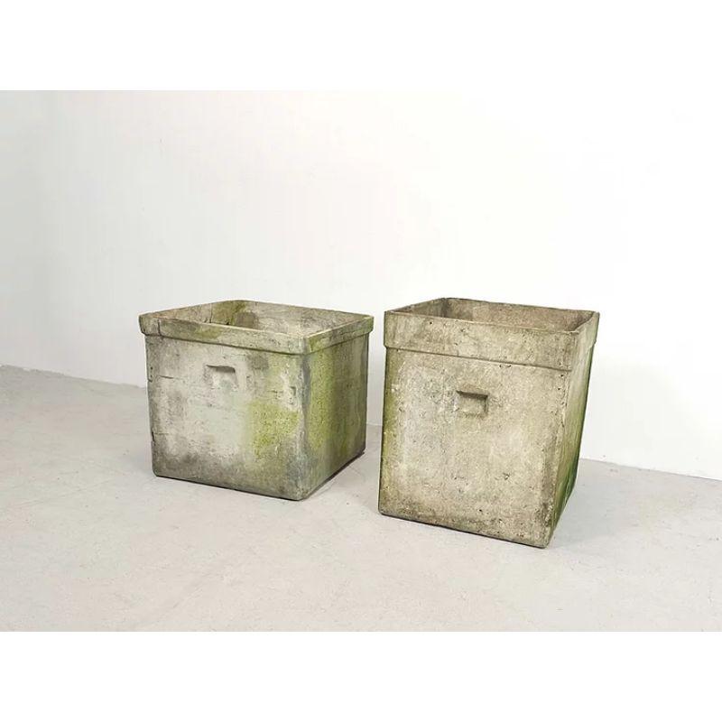 XL Willy Guhl set planters in fiber cement.

Decorative outdoor set planters designed by Willy Guhl. These planters are exceptinal big and rare to find! The planter is produced by Eternit Ag, Switzerland, 1960. It's made of cellulose infused fiber