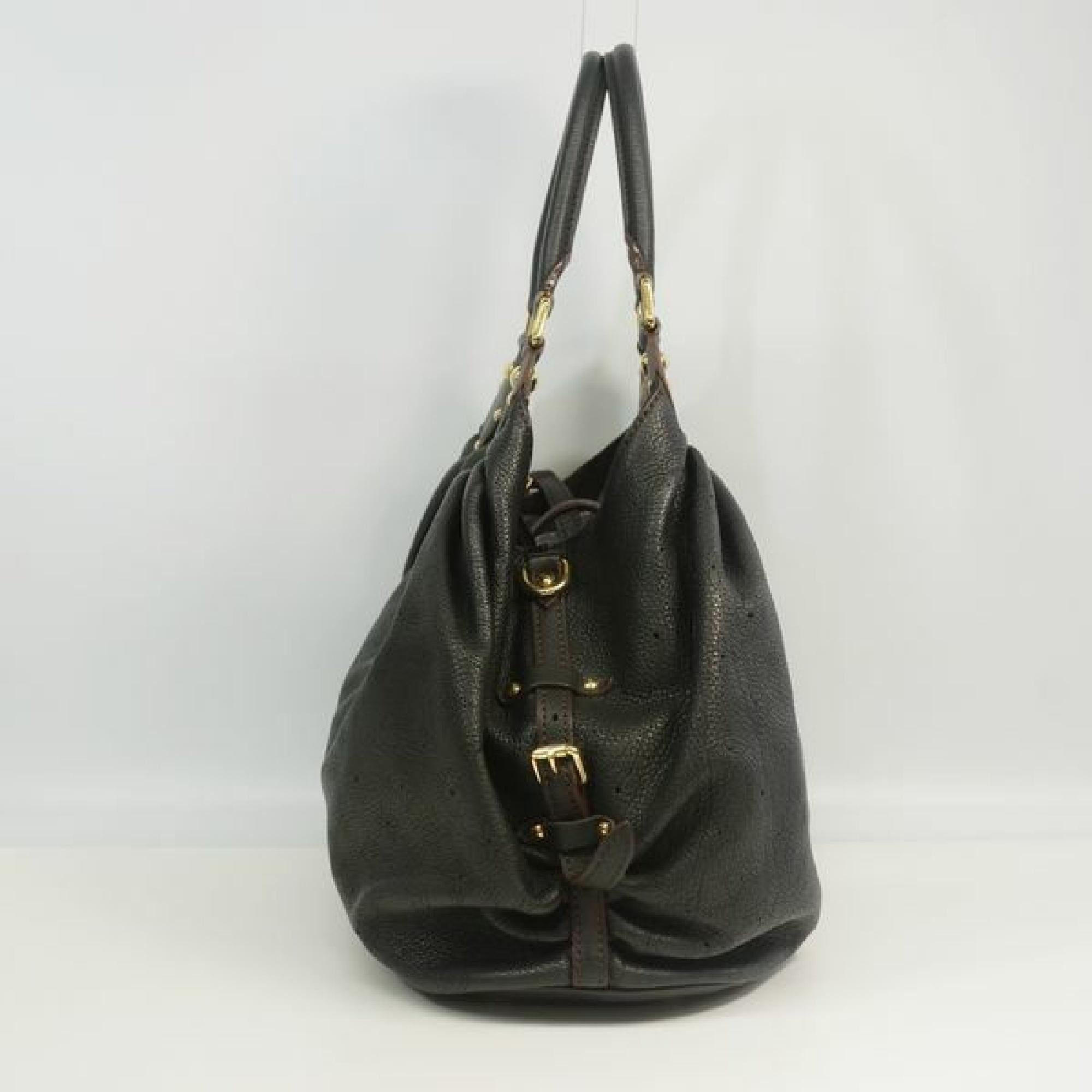 An authentic XL  Womens  handbag M95547  noir( black). The color is noir( black). The outside material is Monogram Mahina. The pattern is XL. This item is Contemporary. The year of manufacture would be 2008.
Rank
AB signs of wear (Small)
Used goods