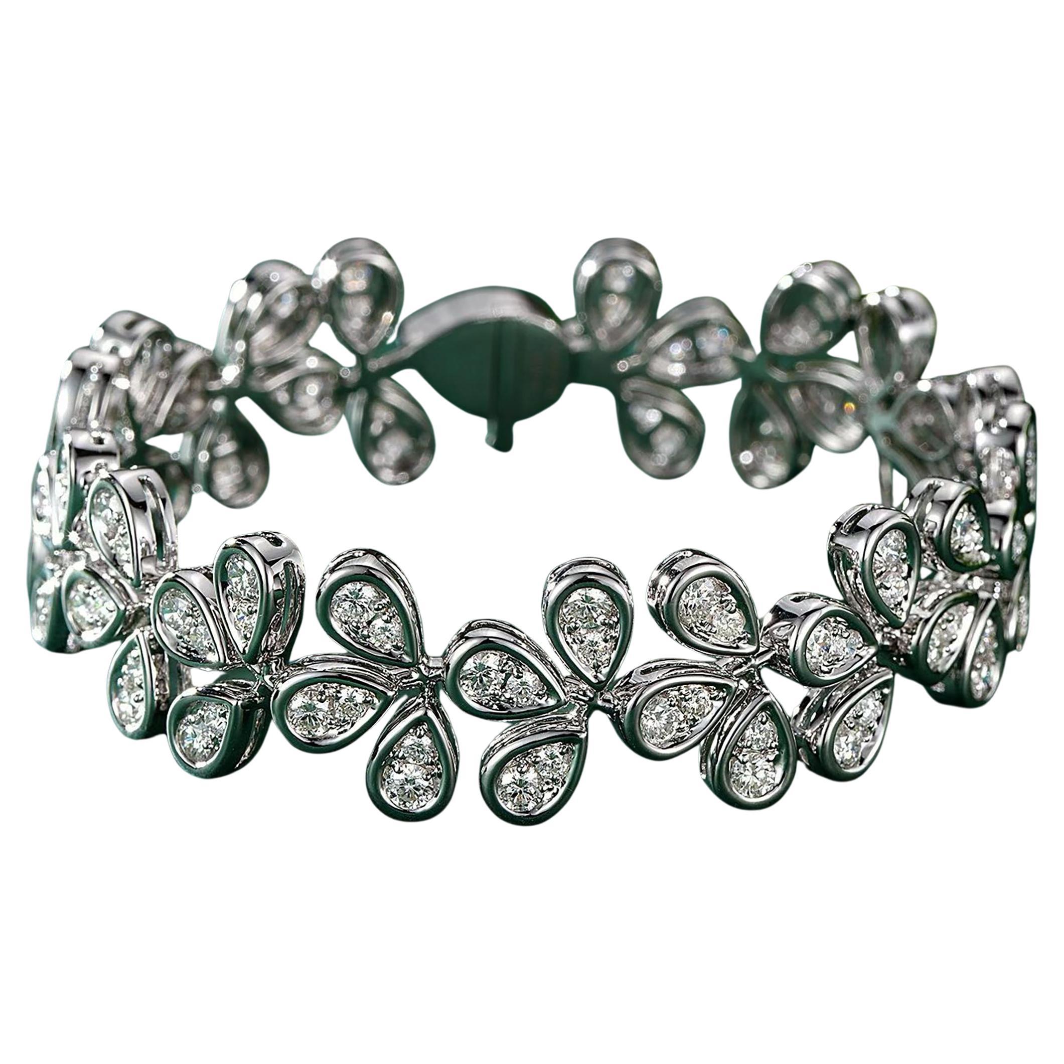 Xmas. Art Nouveau 18k Gold Diamond Charm Bracelet by AtelierX in vendita