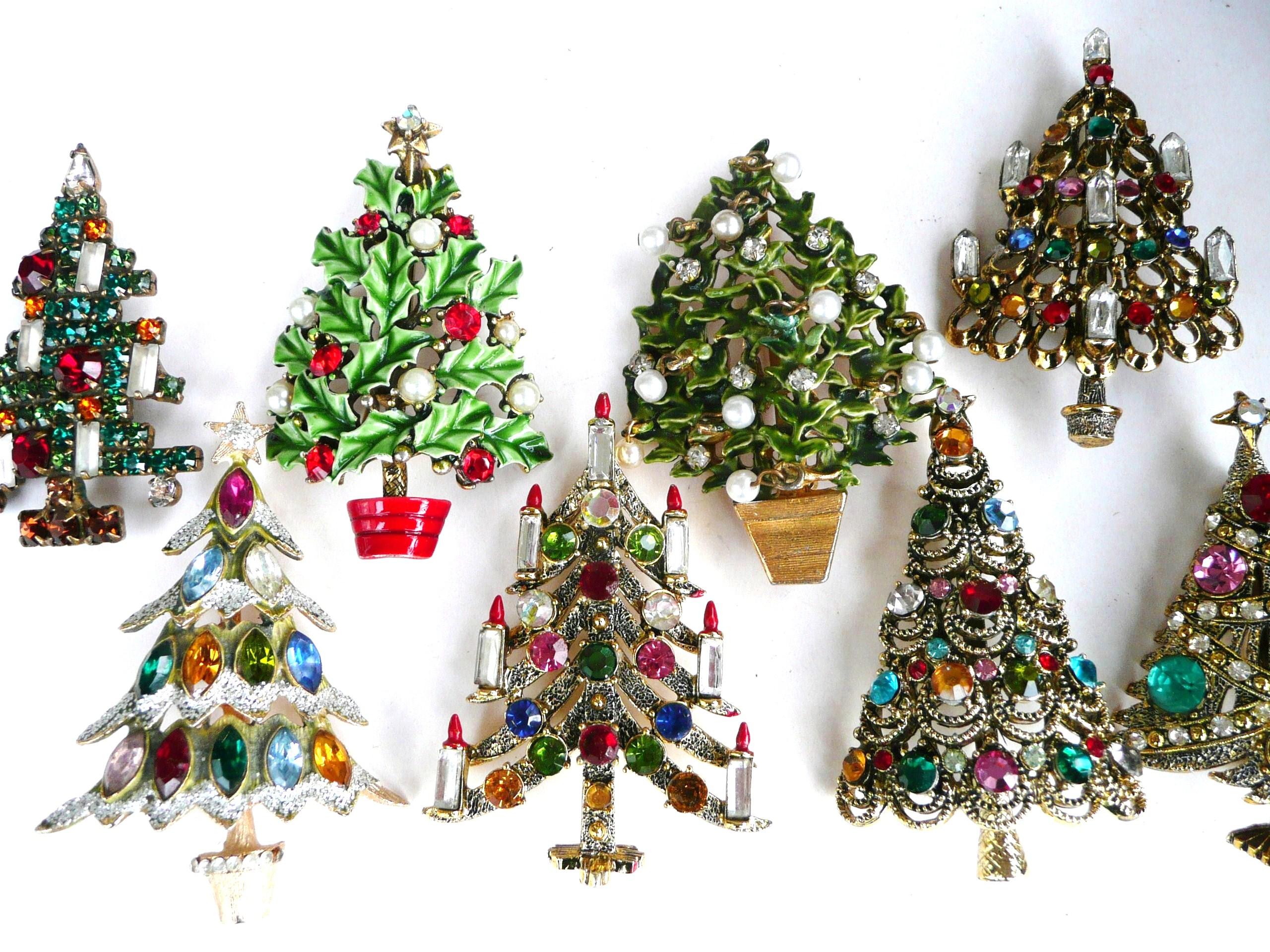 XMAS Tree Brosche von WEISS, geschliffene Swarovski Strasssteine aus den 1940er Jahren im Angebot 3
