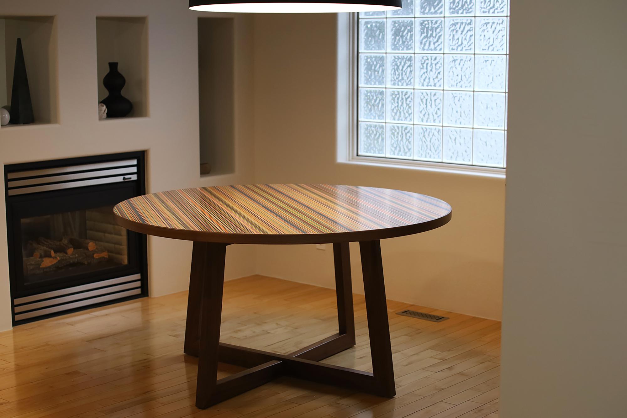 Mid-Century Modern 'XO' Dining Table en vente