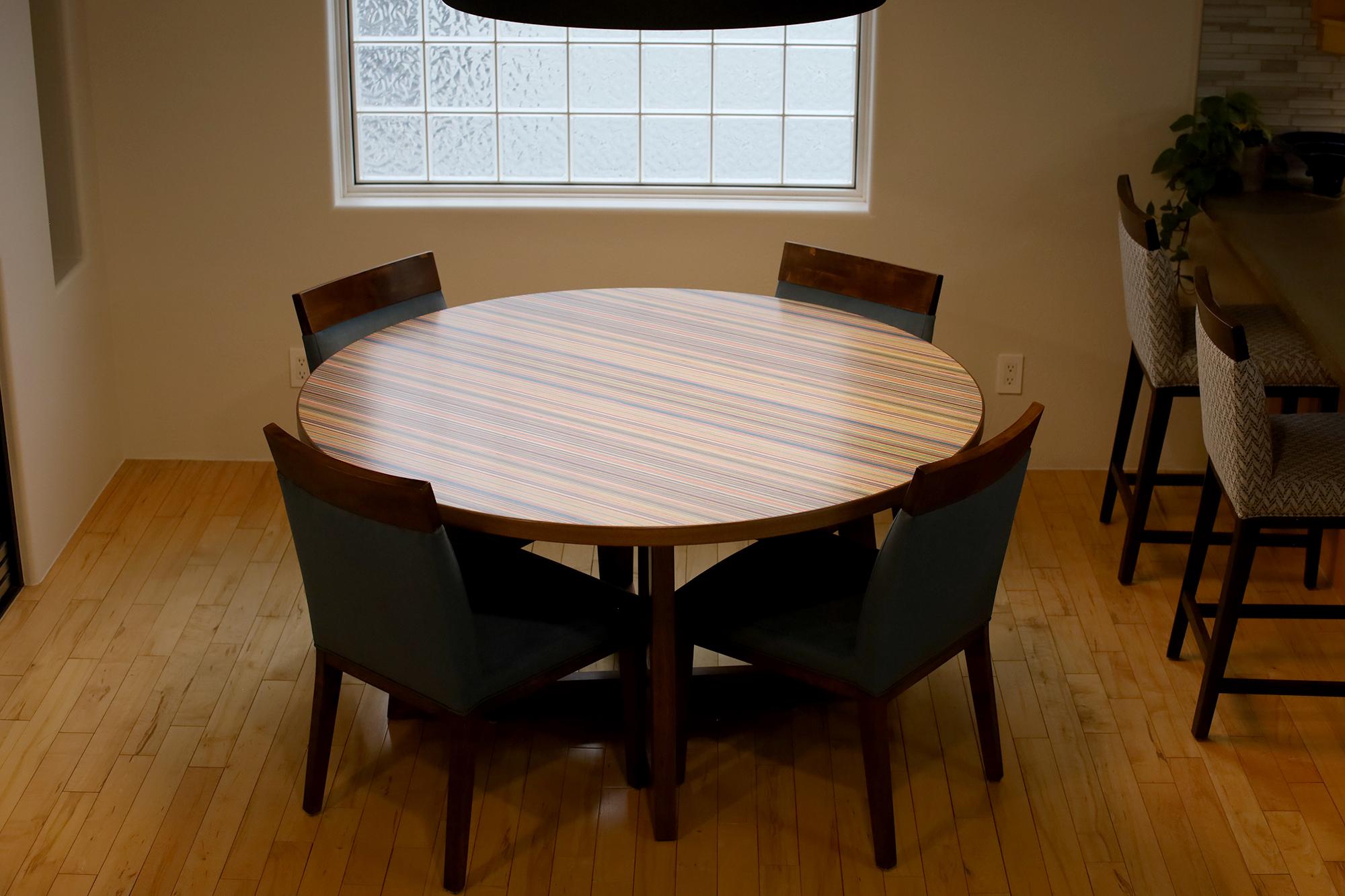 'XO' Dining Table Neuf - En vente à Calgary, CA