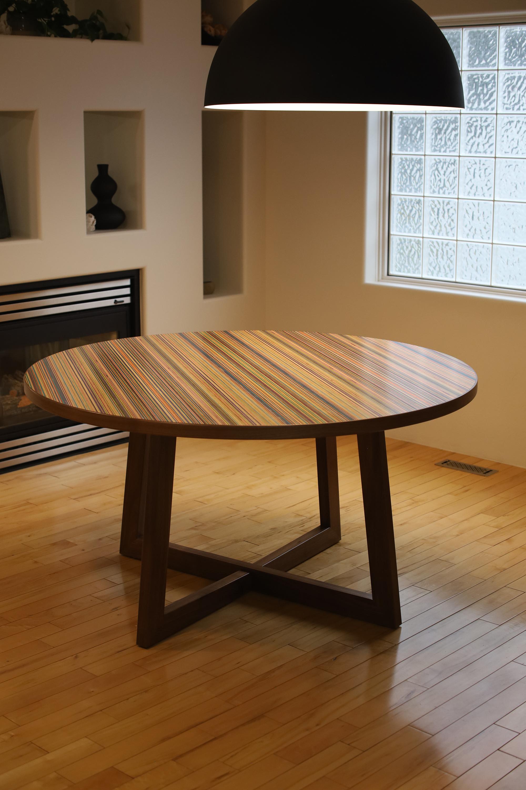 Érable 'XO' Dining Table en vente
