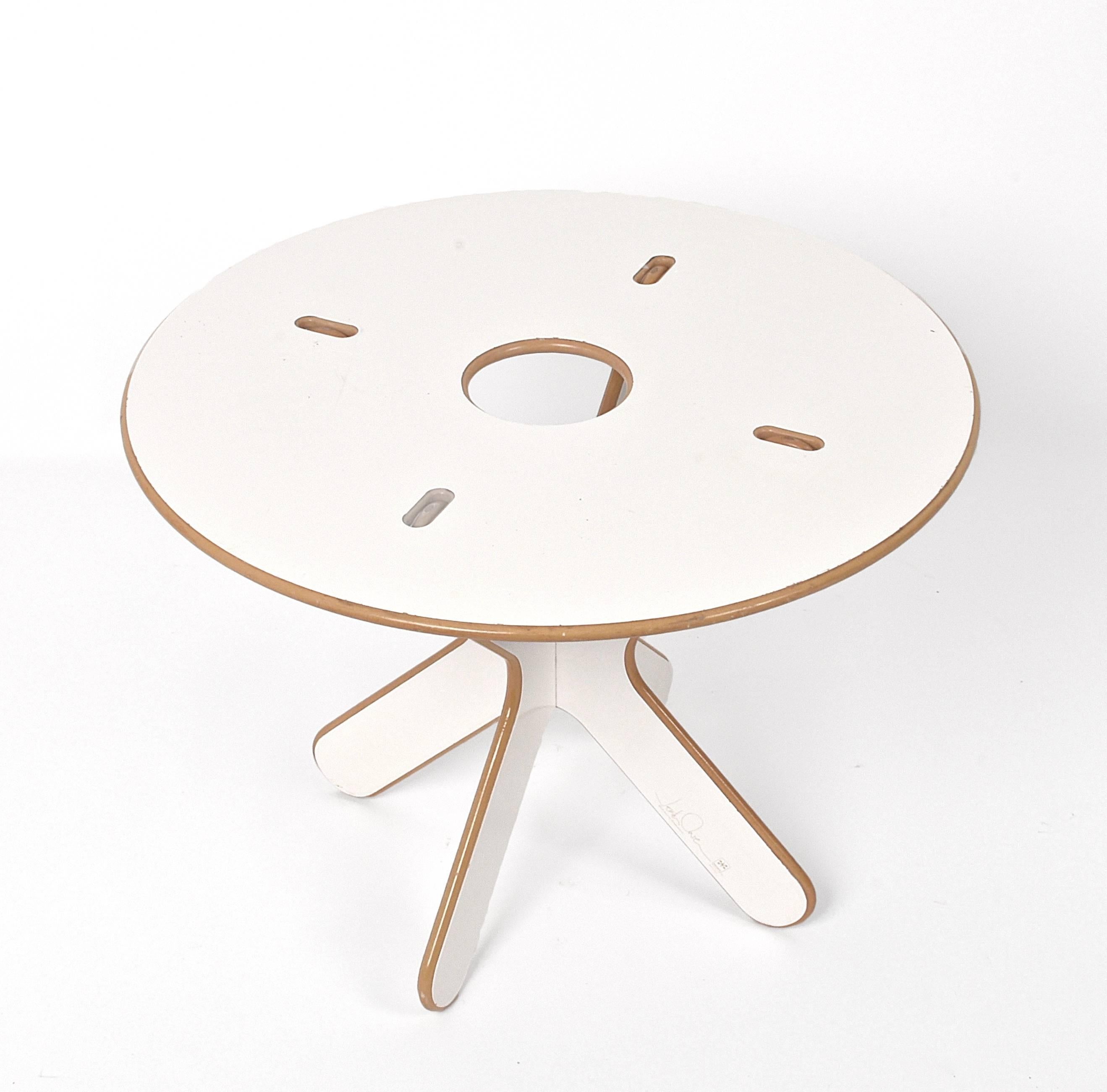 XOX table
The XOX table is a ready to assemble end table that, as its title implies, is a labour of love to put together, without tools or hardware. Its simple form and construction relies on the multi-faceted functionality of MDF. The exposed