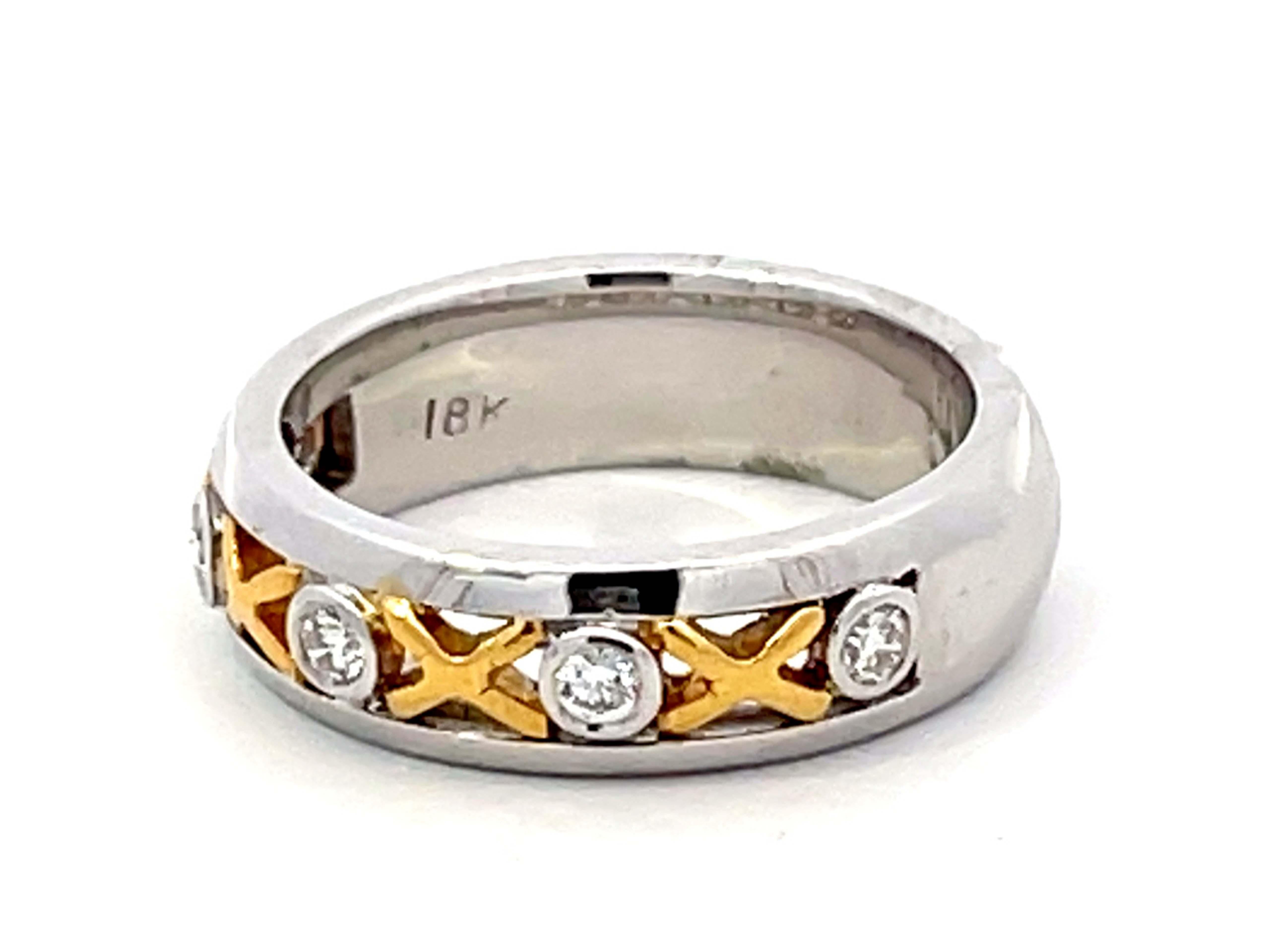 Modern XOXO Diamond Band Two Toned 18k Gold Ring For Sale