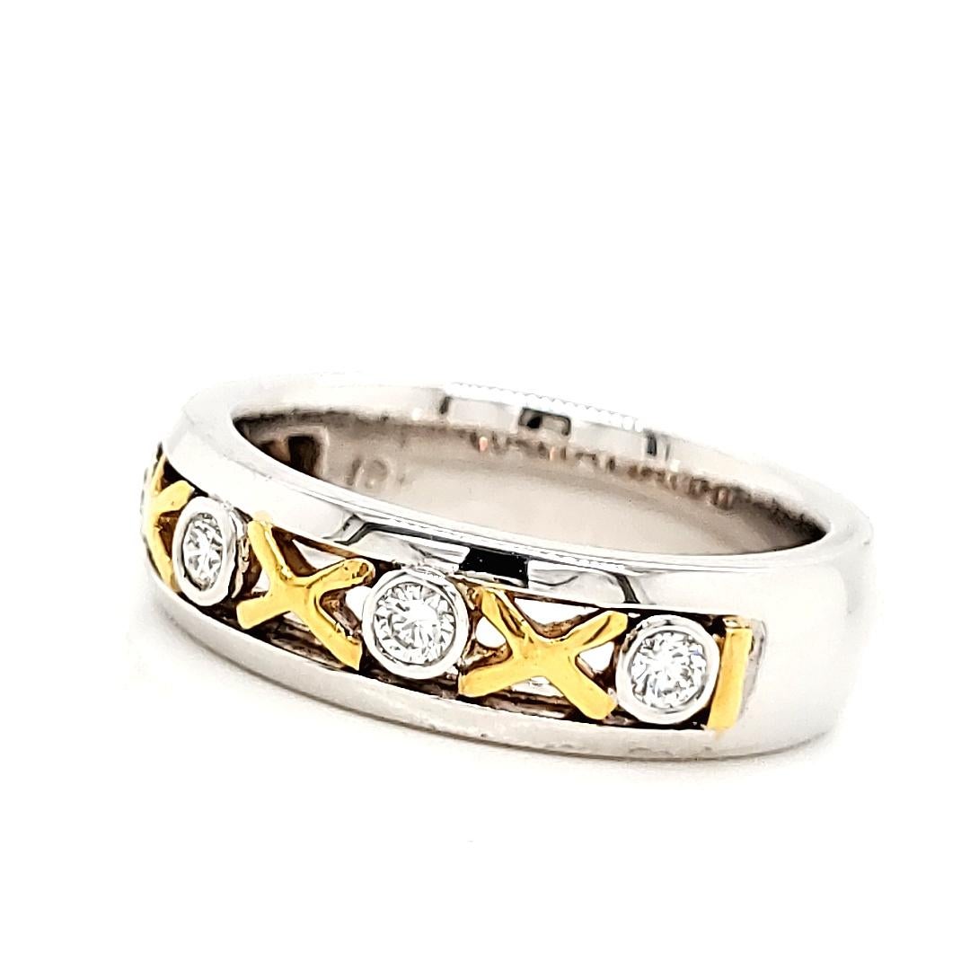 Women's XOXO Round Diamond Engagement Ring For Sale